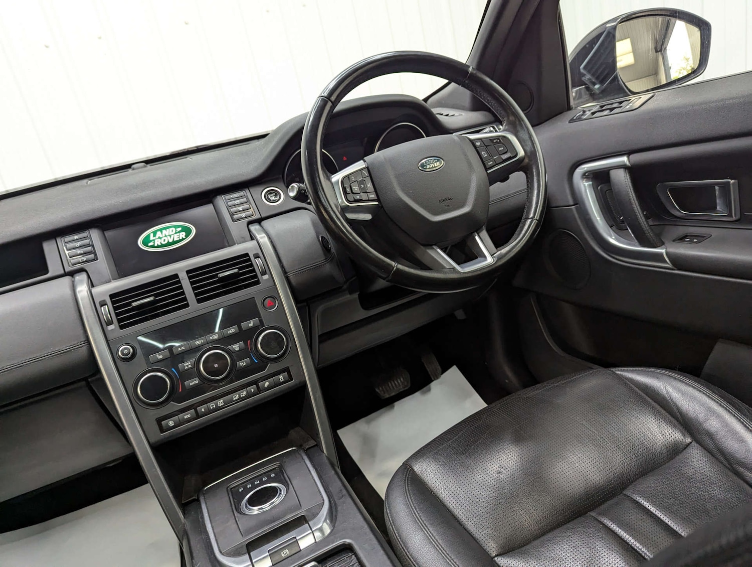 Used Land Rover Discovery Sport 2019 for sale - 76569711: Photo 49