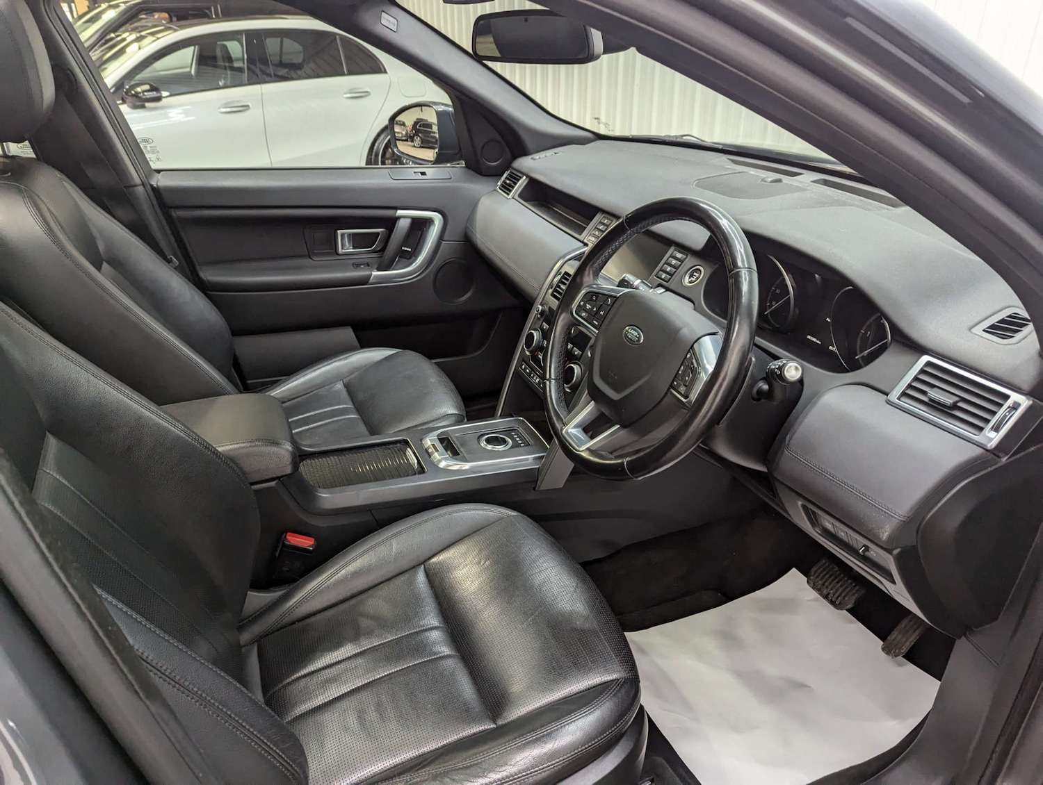 Used Land Rover Discovery Sport 2019 for sale - 76569711: Photo 50