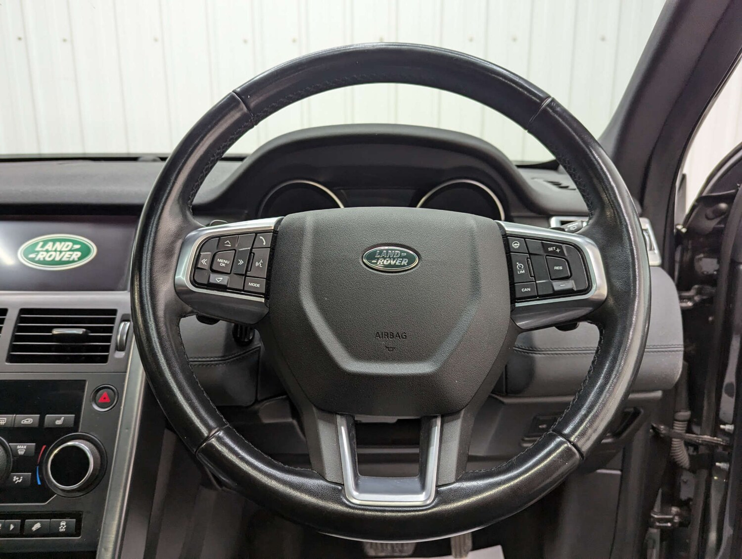 Used Land Rover Discovery Sport 2019 for sale - 76569711: Photo 78