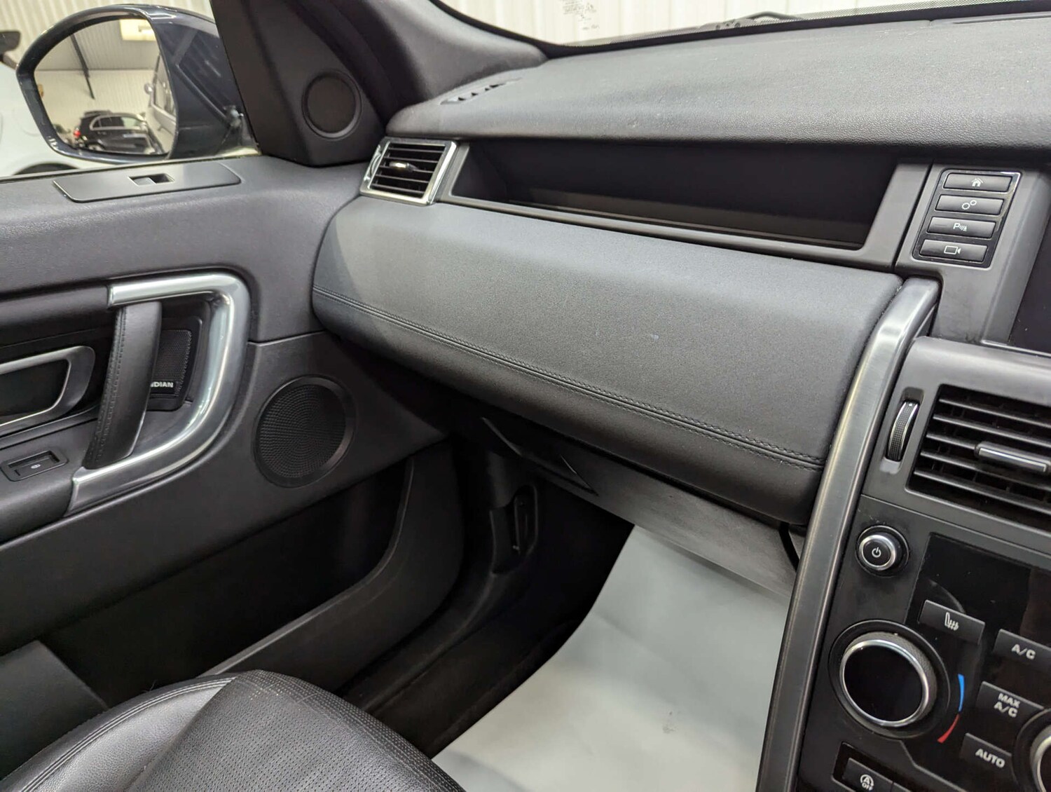 Used Land Rover Discovery Sport 2019 for sale - 76569711: Photo 95