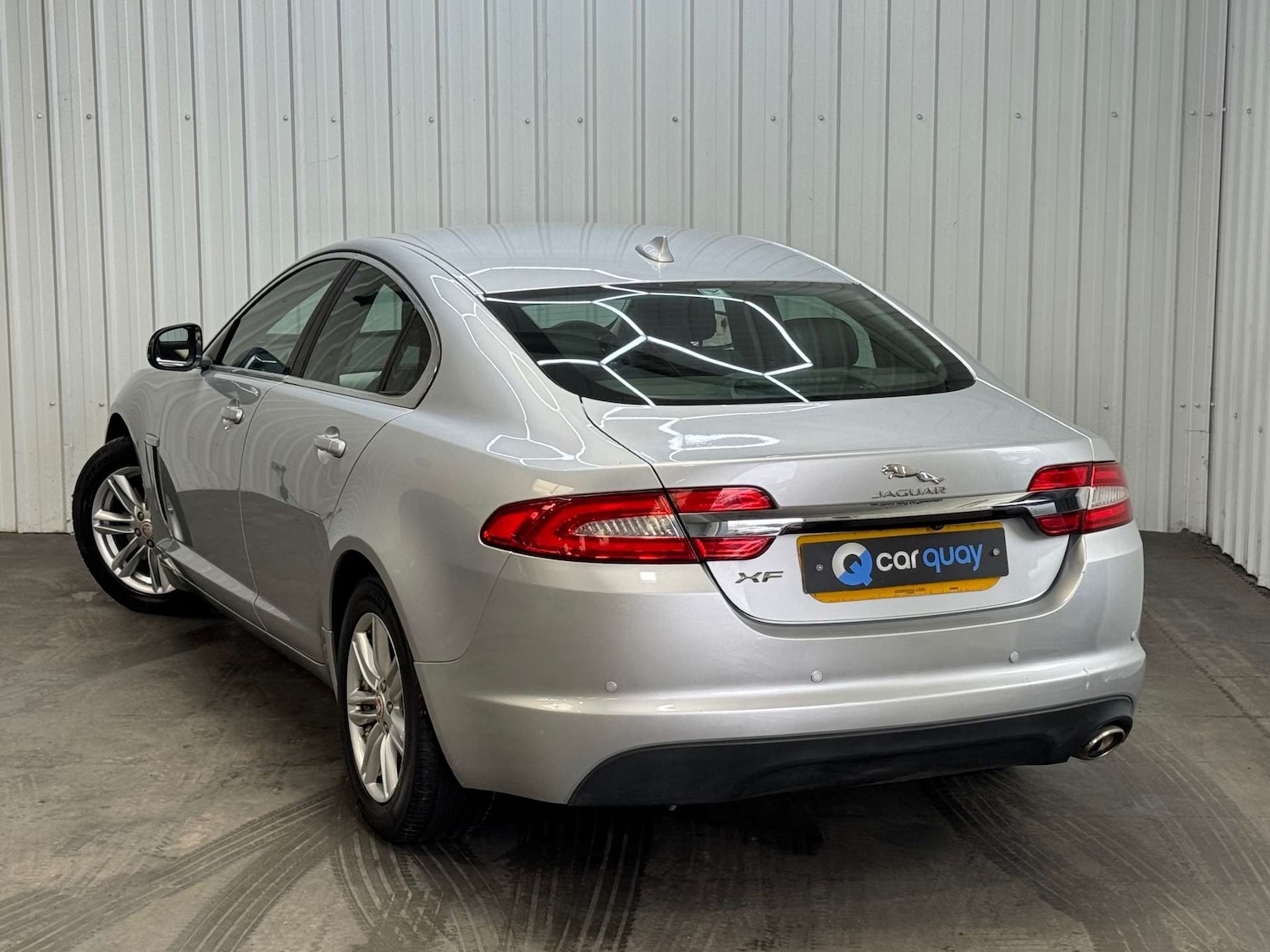 Used Jaguar XF 2015 for sale - 77717749: Photo 2