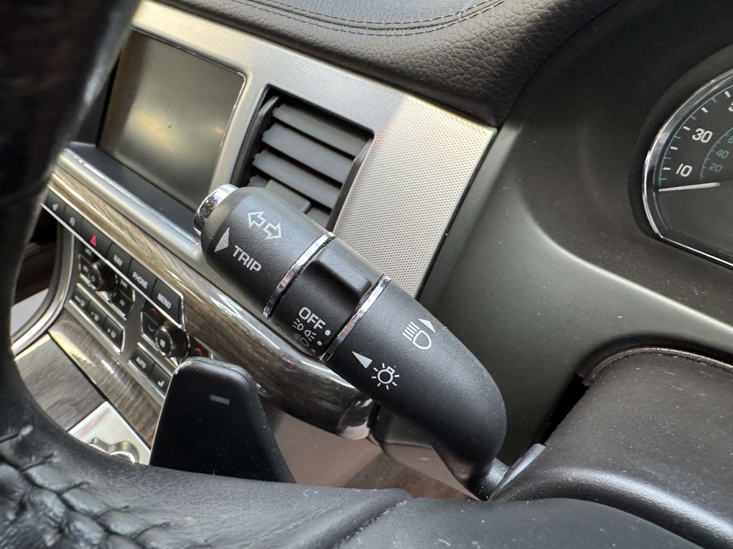 Used Jaguar XF 2015 for sale - 77717749: Photo 46