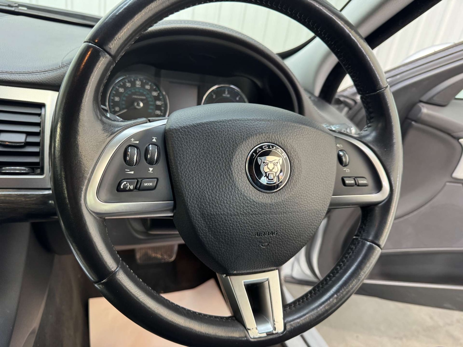 Used Jaguar XF 2015 for sale - 77717749: Photo 52