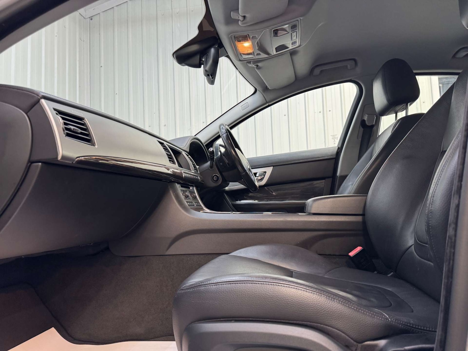 Used Jaguar XF 2015 for sale - 77717749: Photo 60