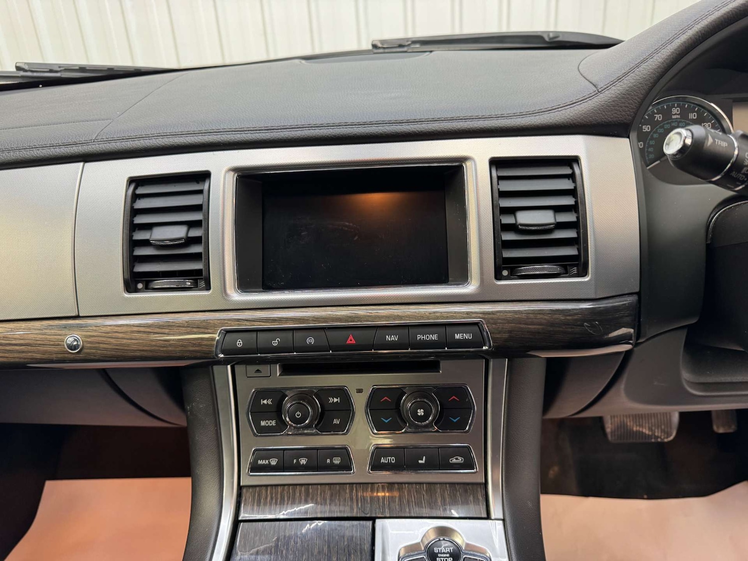 Used Jaguar XF 2015 for sale - 77717749: Photo 71