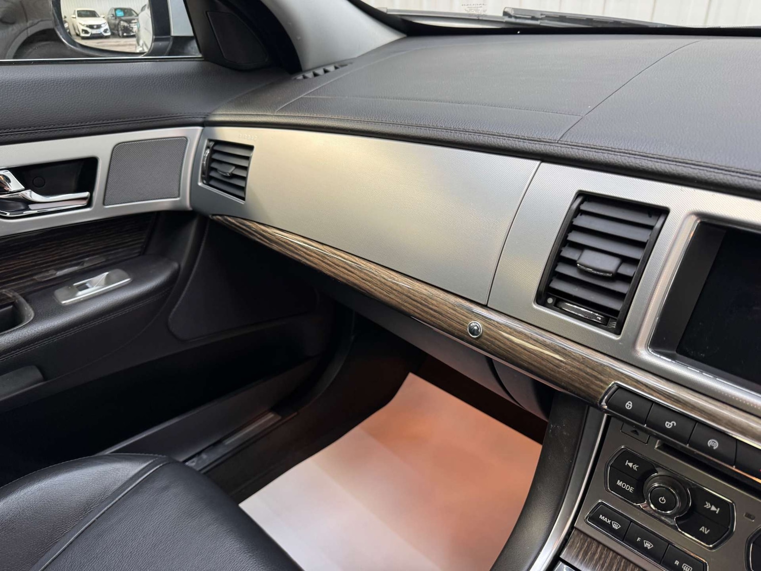 Used Jaguar XF 2015 for sale - 77717749: Photo 77