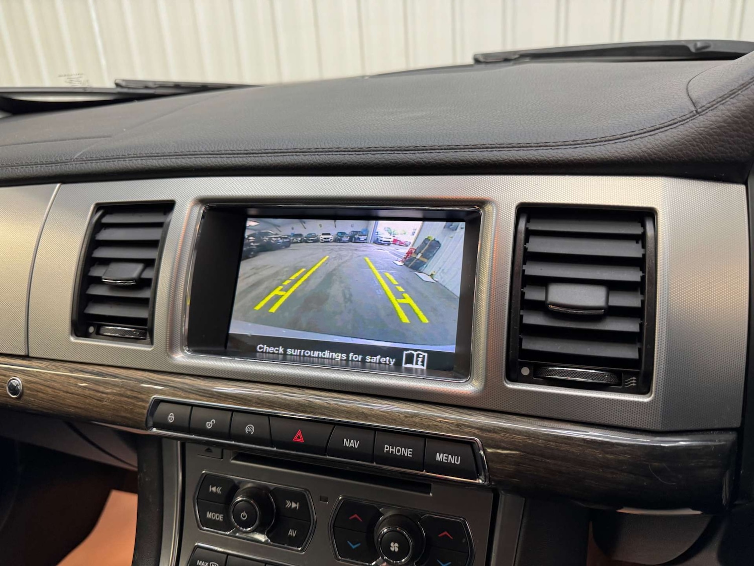 Used Jaguar XF 2015 for sale - 77717749: Photo 79