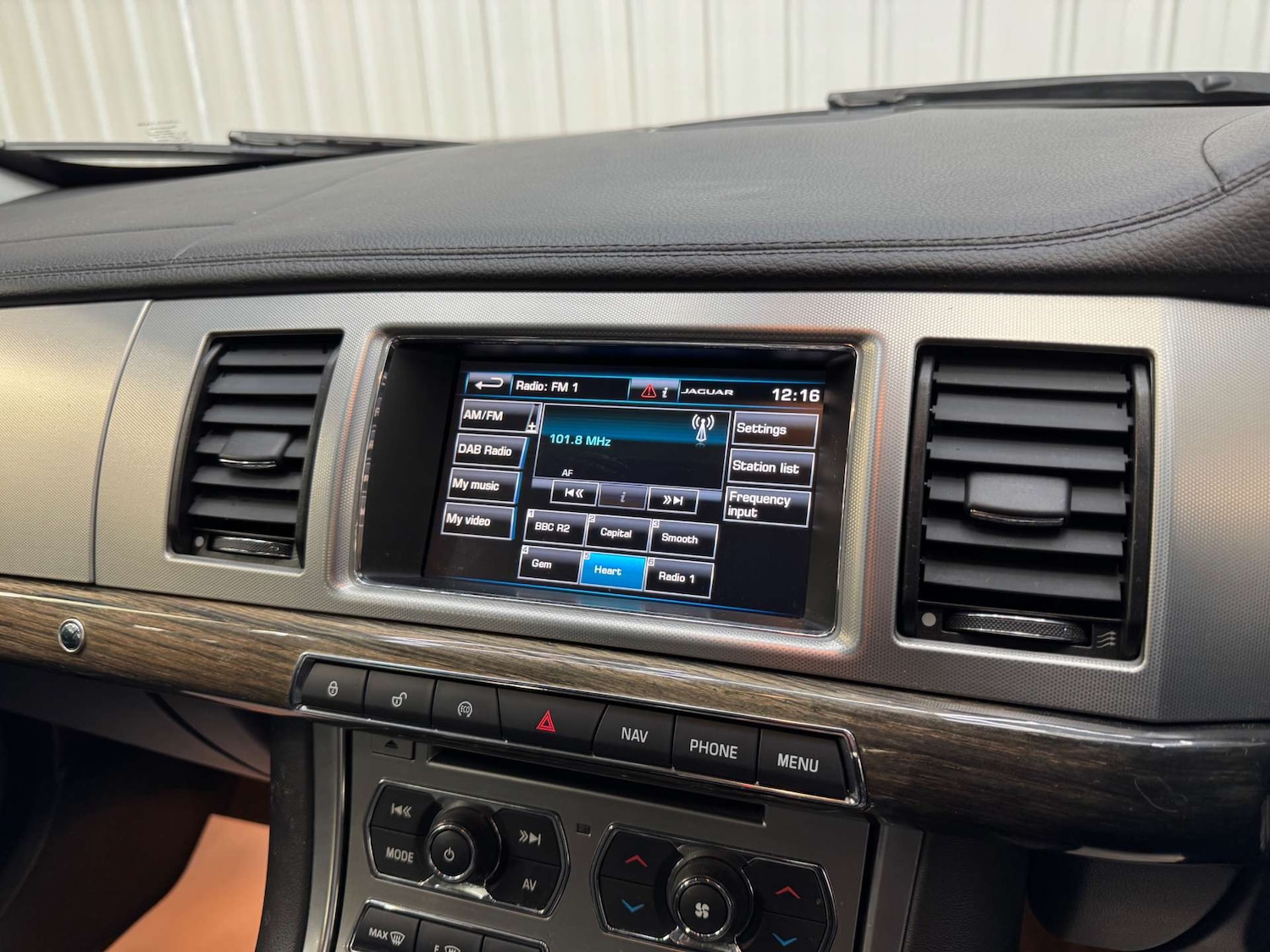 Used Jaguar XF 2015 for sale - 77717749: Photo 81