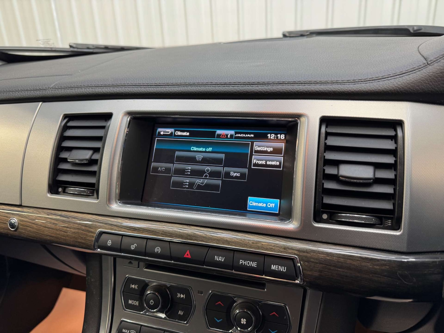 Used Jaguar XF 2015 for sale - 77717749: Photo 82