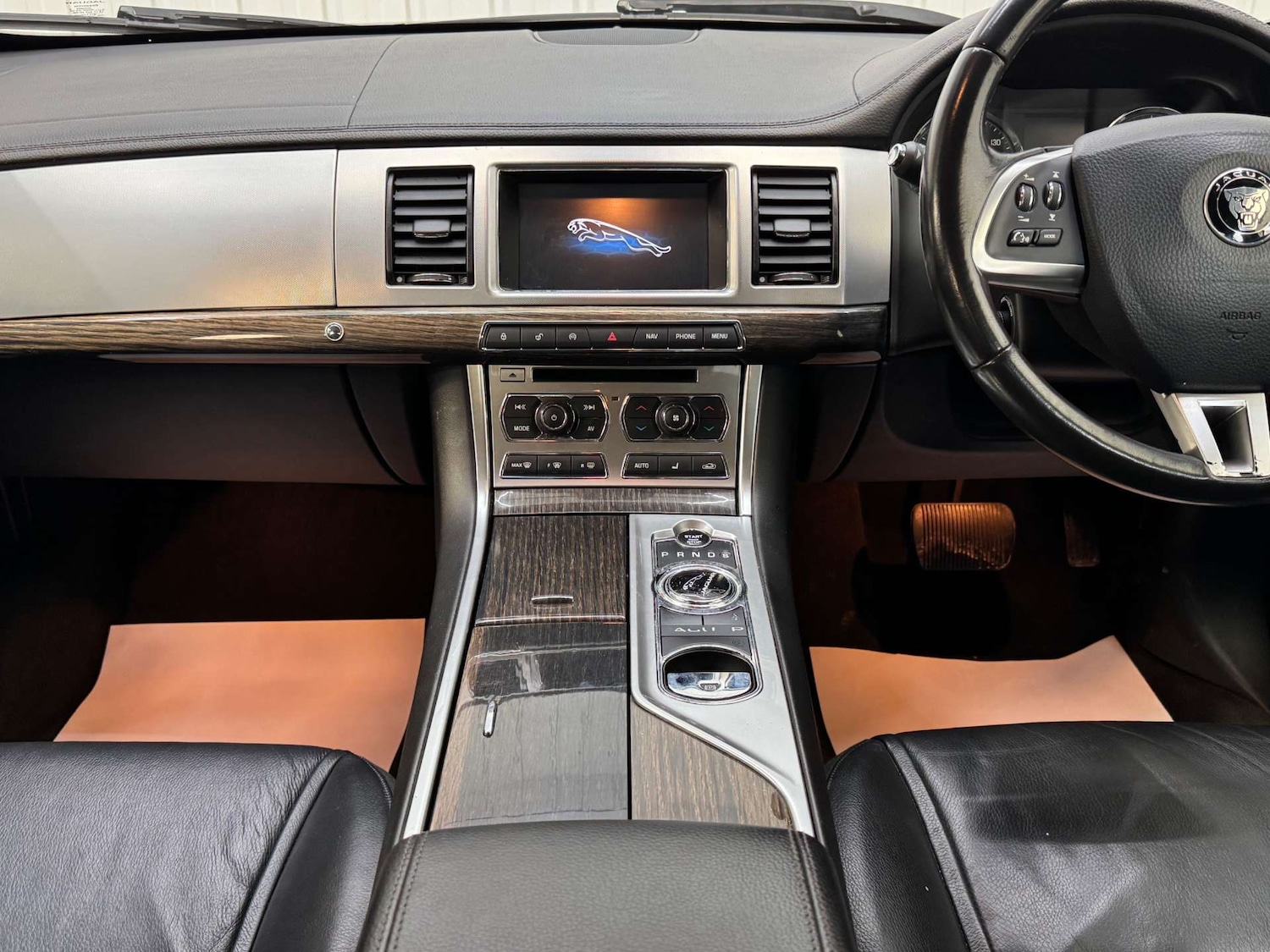 Used Jaguar XF 2015 for sale - 77717749: Photo 86