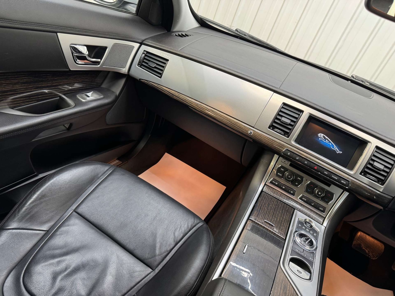 Used Jaguar XF 2015 for sale - 77717749: Photo 87