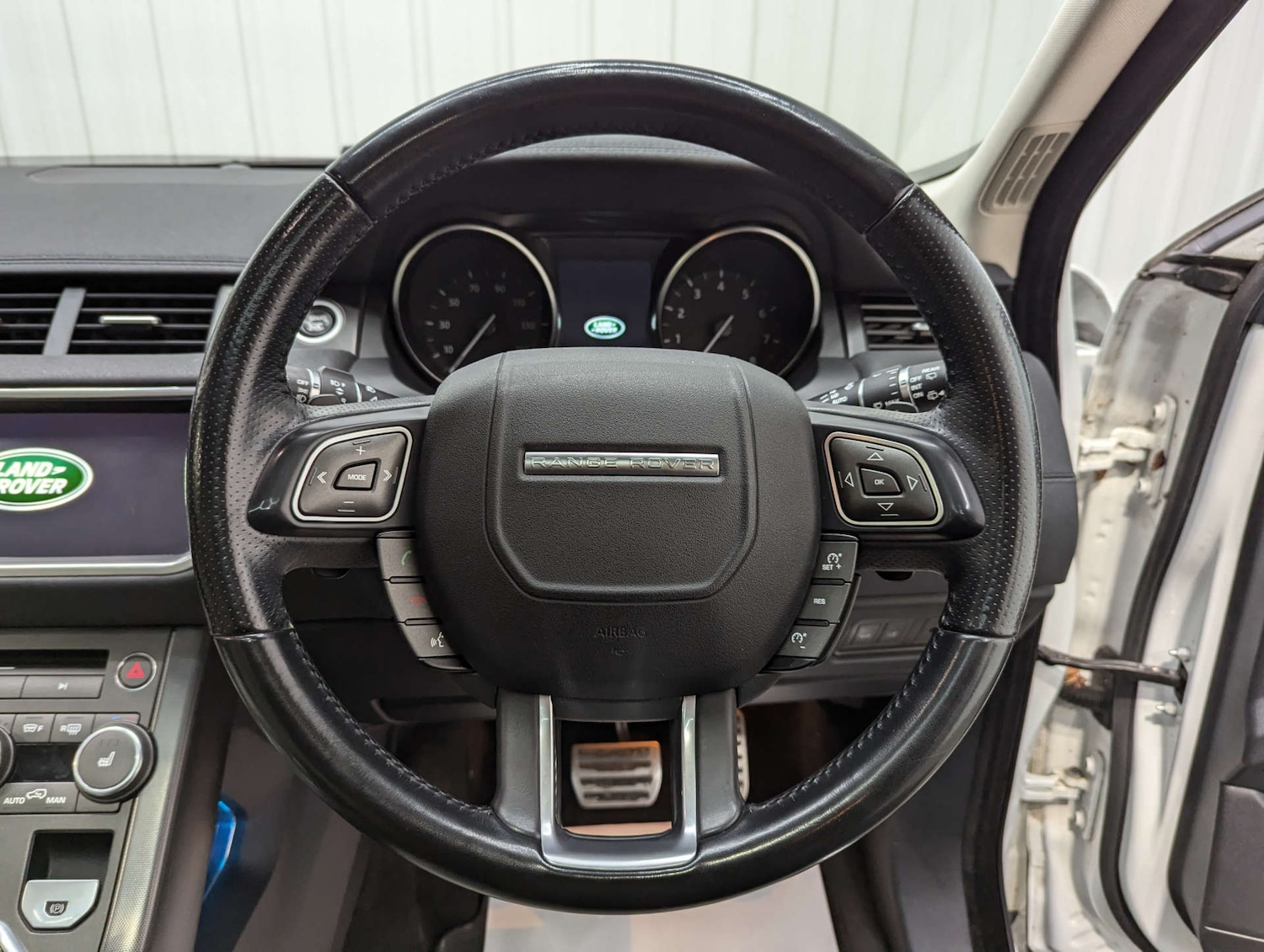 Used Land Rover Range Rover Evoque 2018 for sale - 76830000: Photo 74