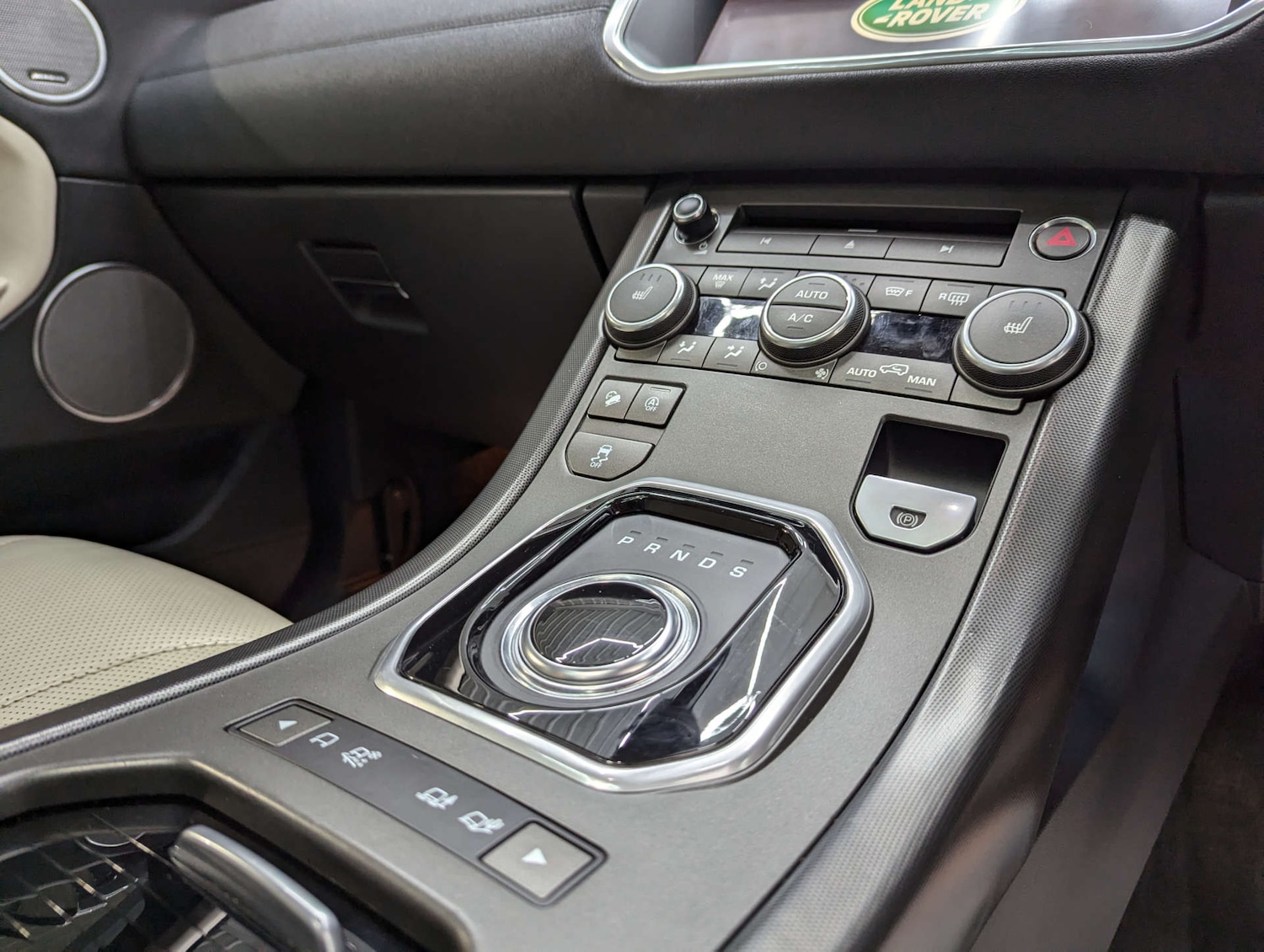 Used Land Rover Range Rover Evoque 2018 for sale - 76830000: Photo 93