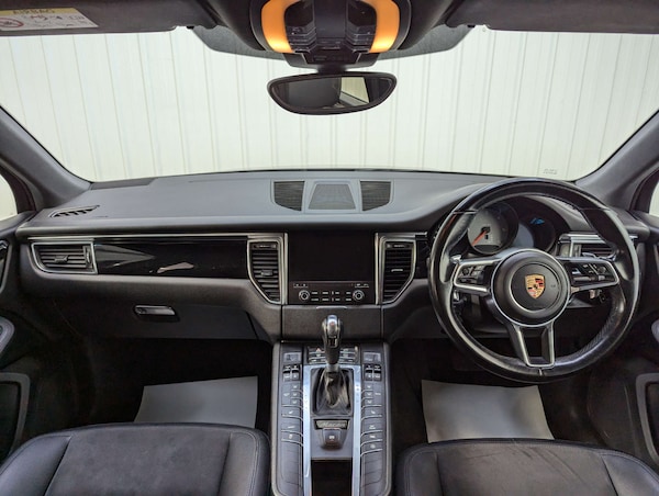 Used Porsche Macan 2017 for sale - 76278165: Photo 2