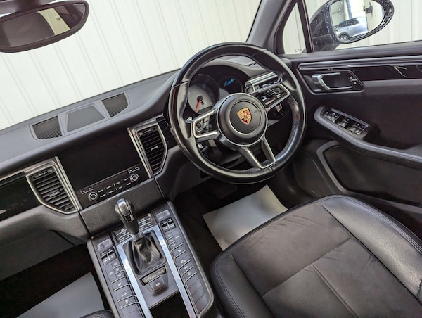 Used Porsche Macan 2017 for sale - 76278165: Photo 47