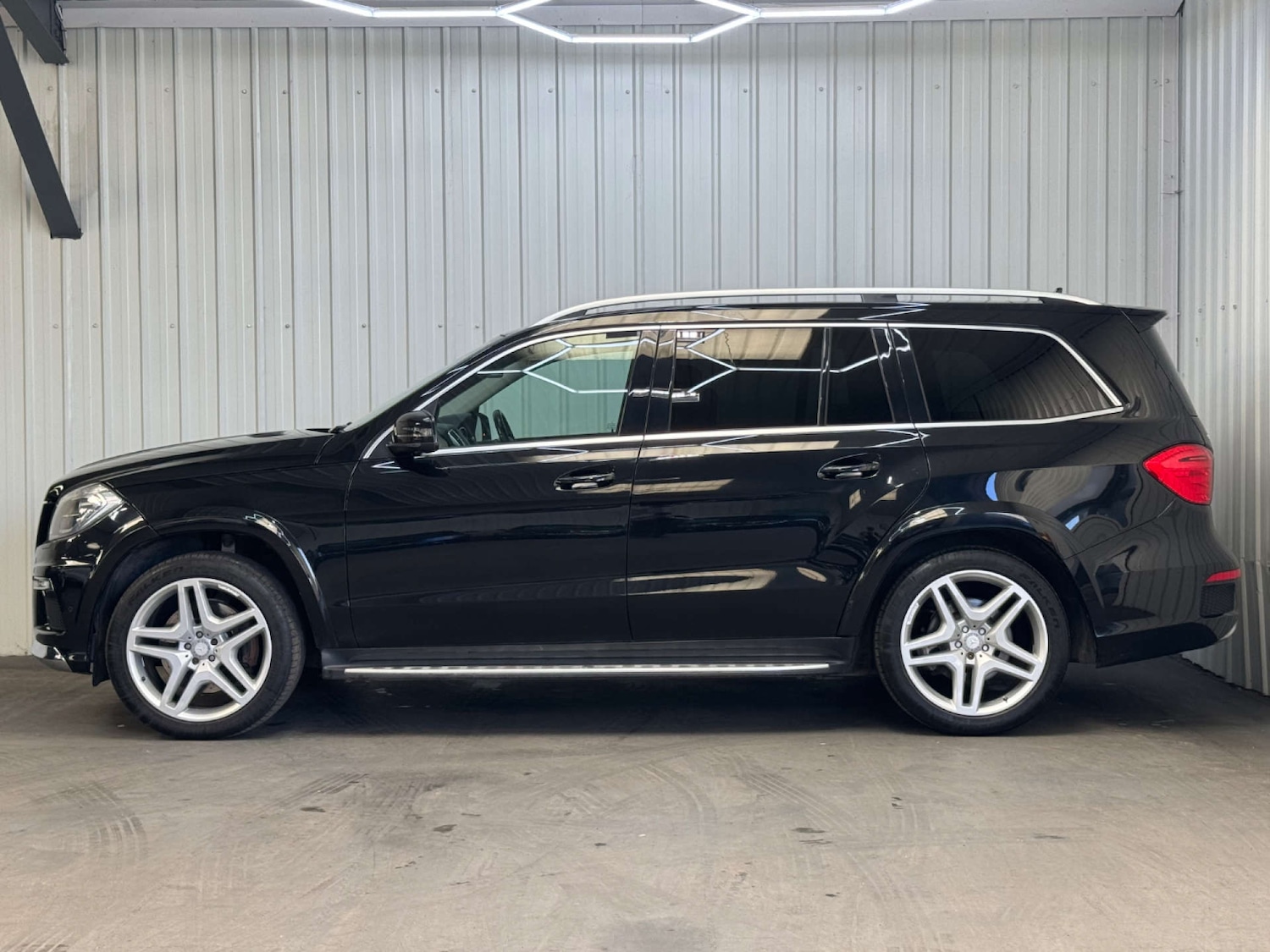 Used Mercedes-Benz GL Class 2014 for sale - 76595238: Photo 17