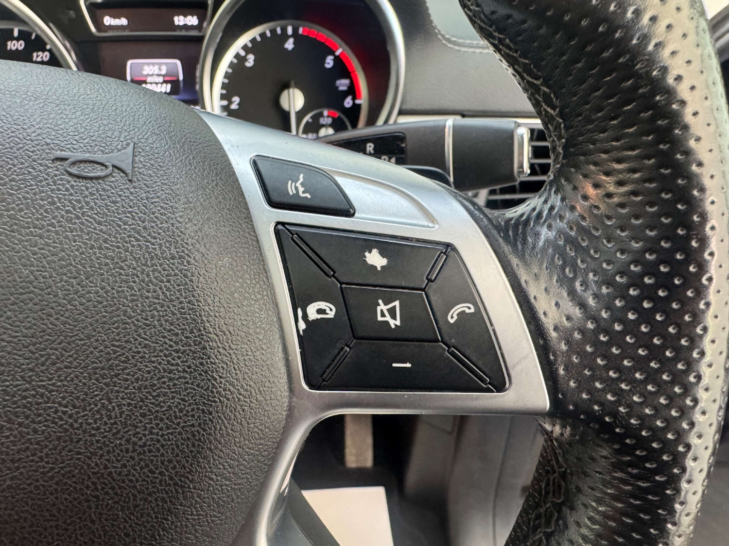 Used Mercedes-Benz GL Class 2014 for sale - 76595238: Photo 82