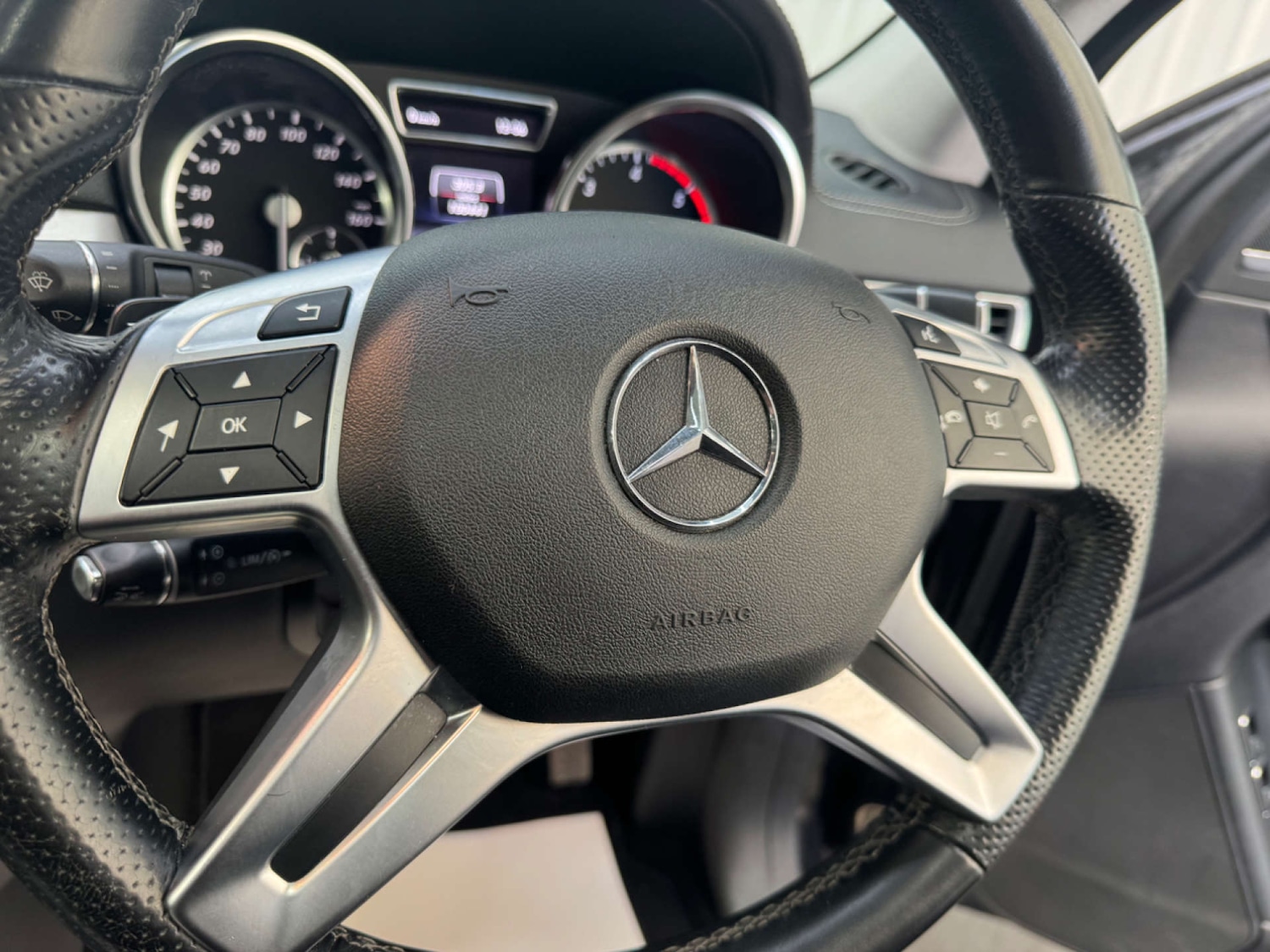 Used Mercedes-Benz GL Class 2014 for sale - 76595238: Photo 84