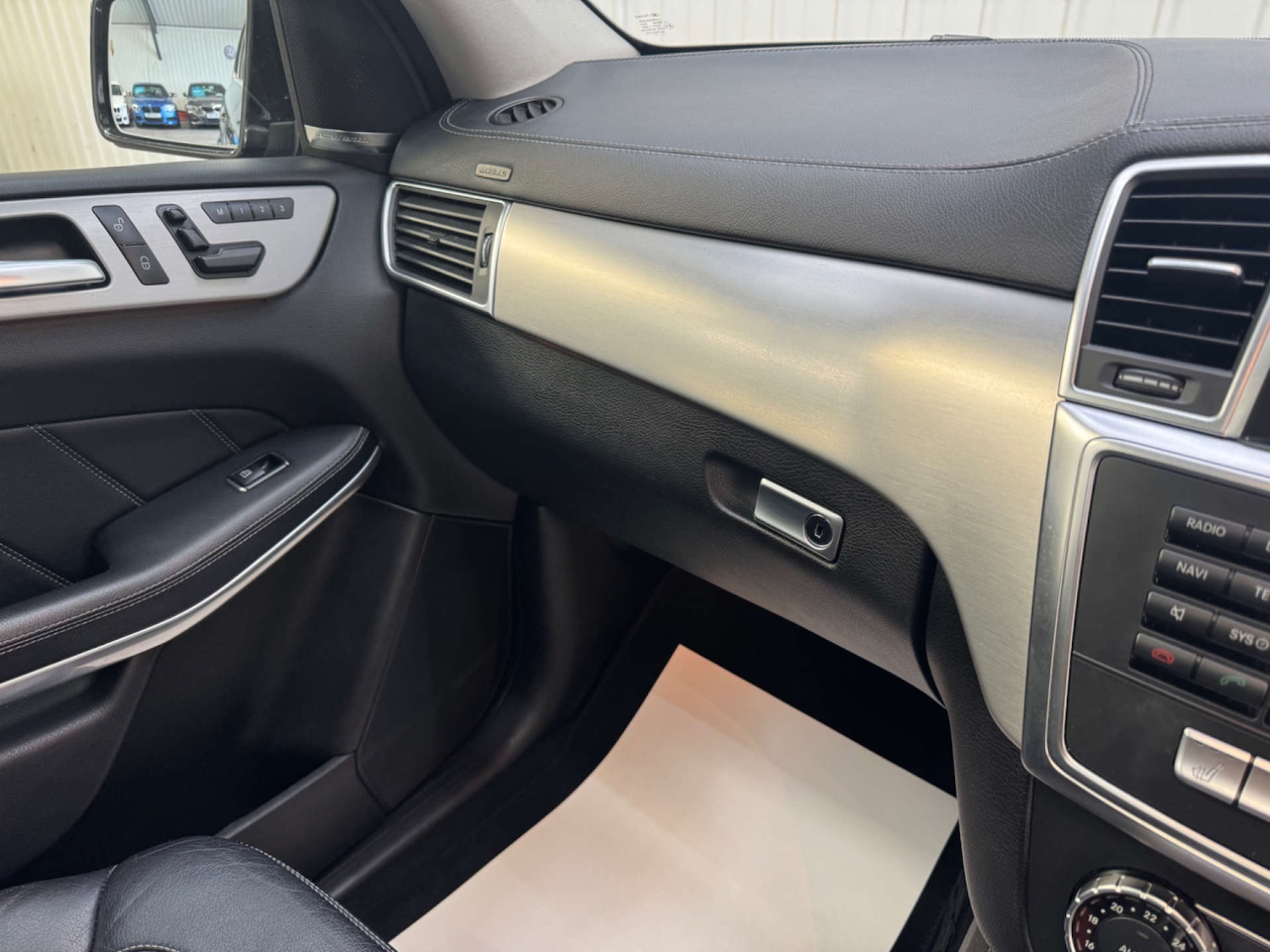 Used Mercedes-Benz GL Class 2014 for sale - 76595238: Photo 87