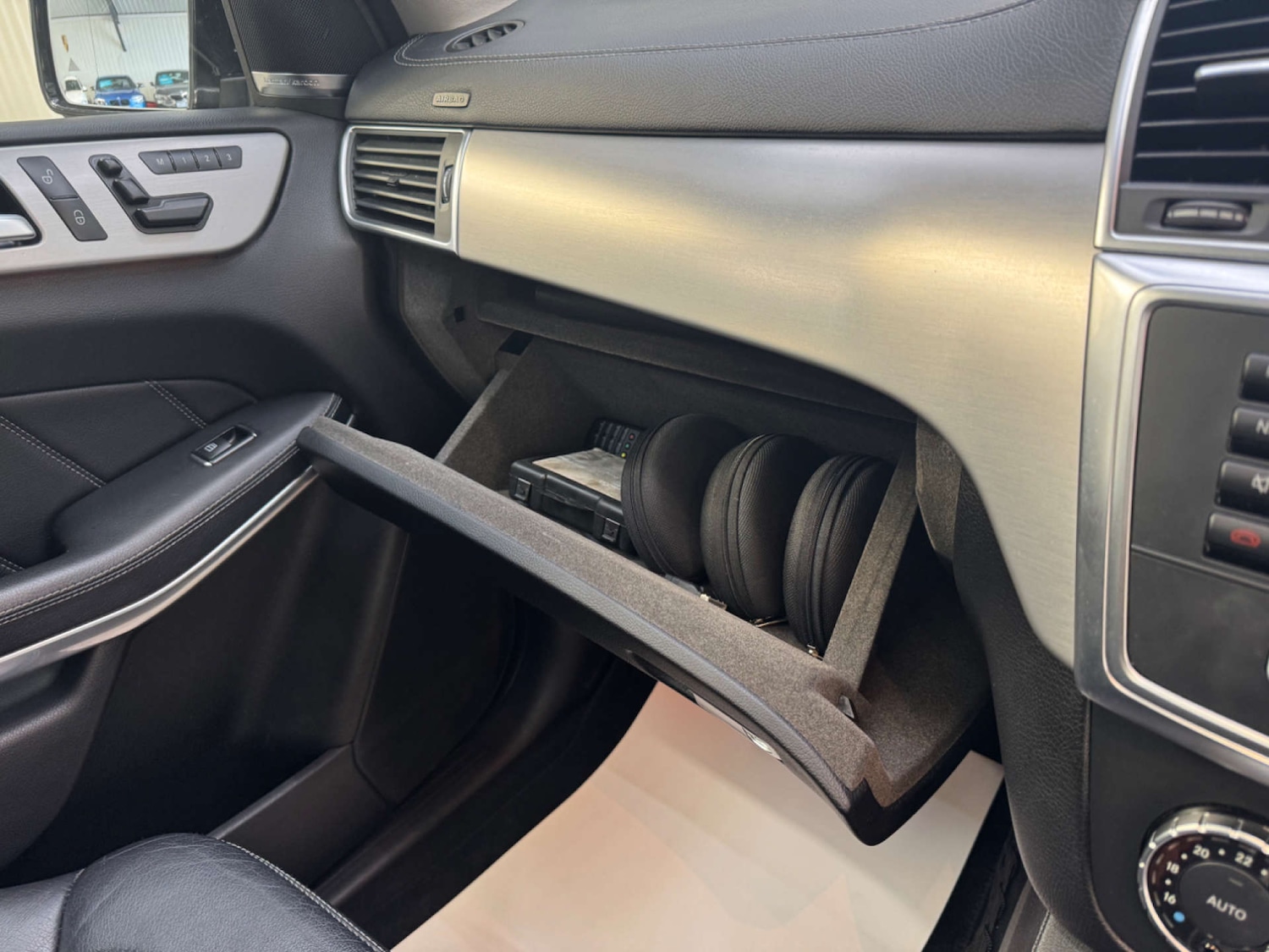 Used Mercedes-Benz GL Class 2014 for sale - 76595238: Photo 88