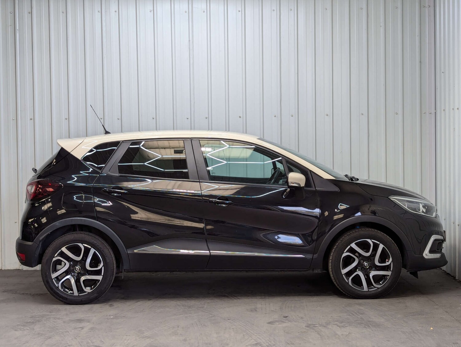 Used Renault Captur 2018 for sale - 76278108: Photo 13