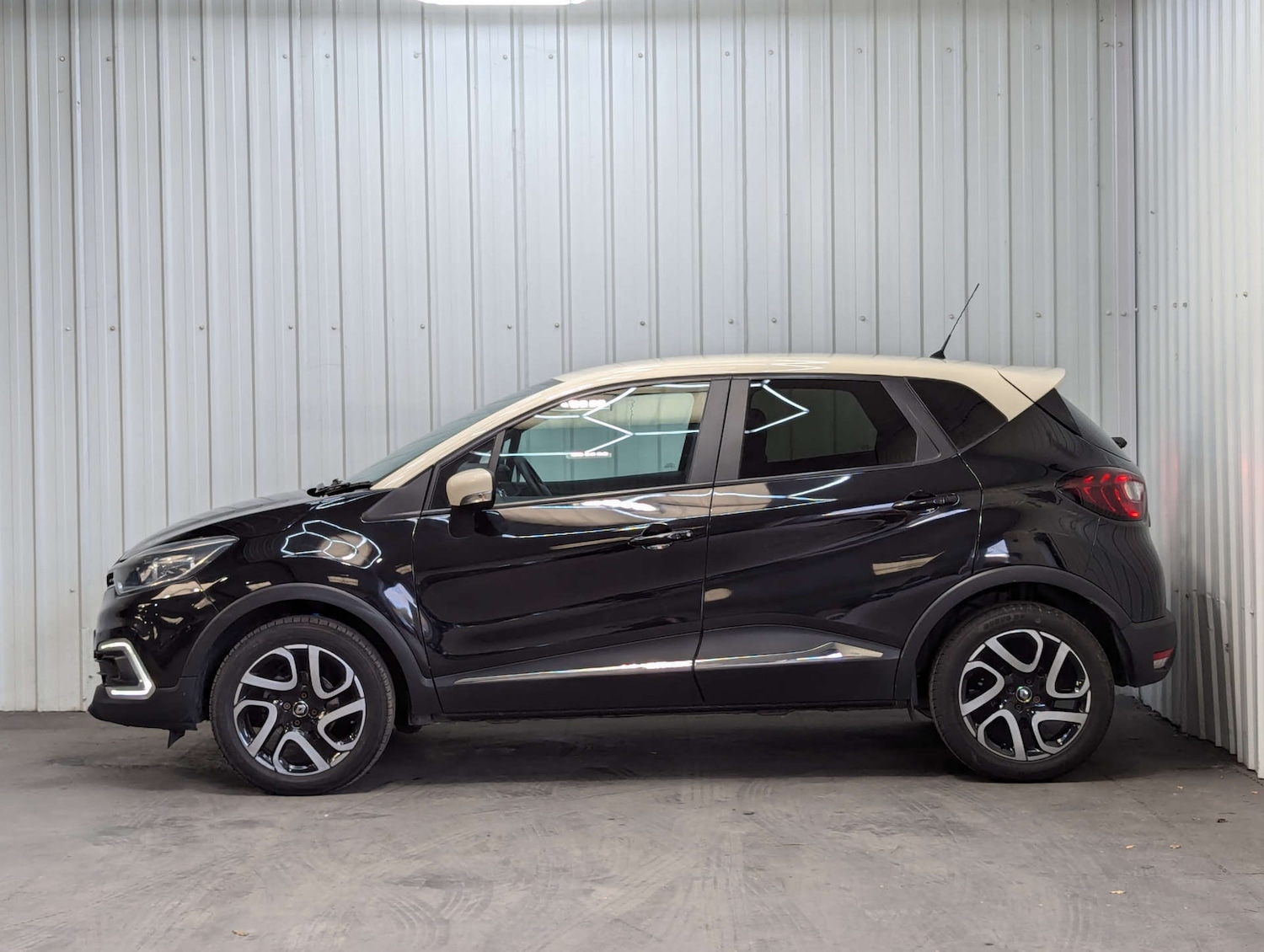 Used Renault Captur 2018 for sale - 76278108: Photo 15