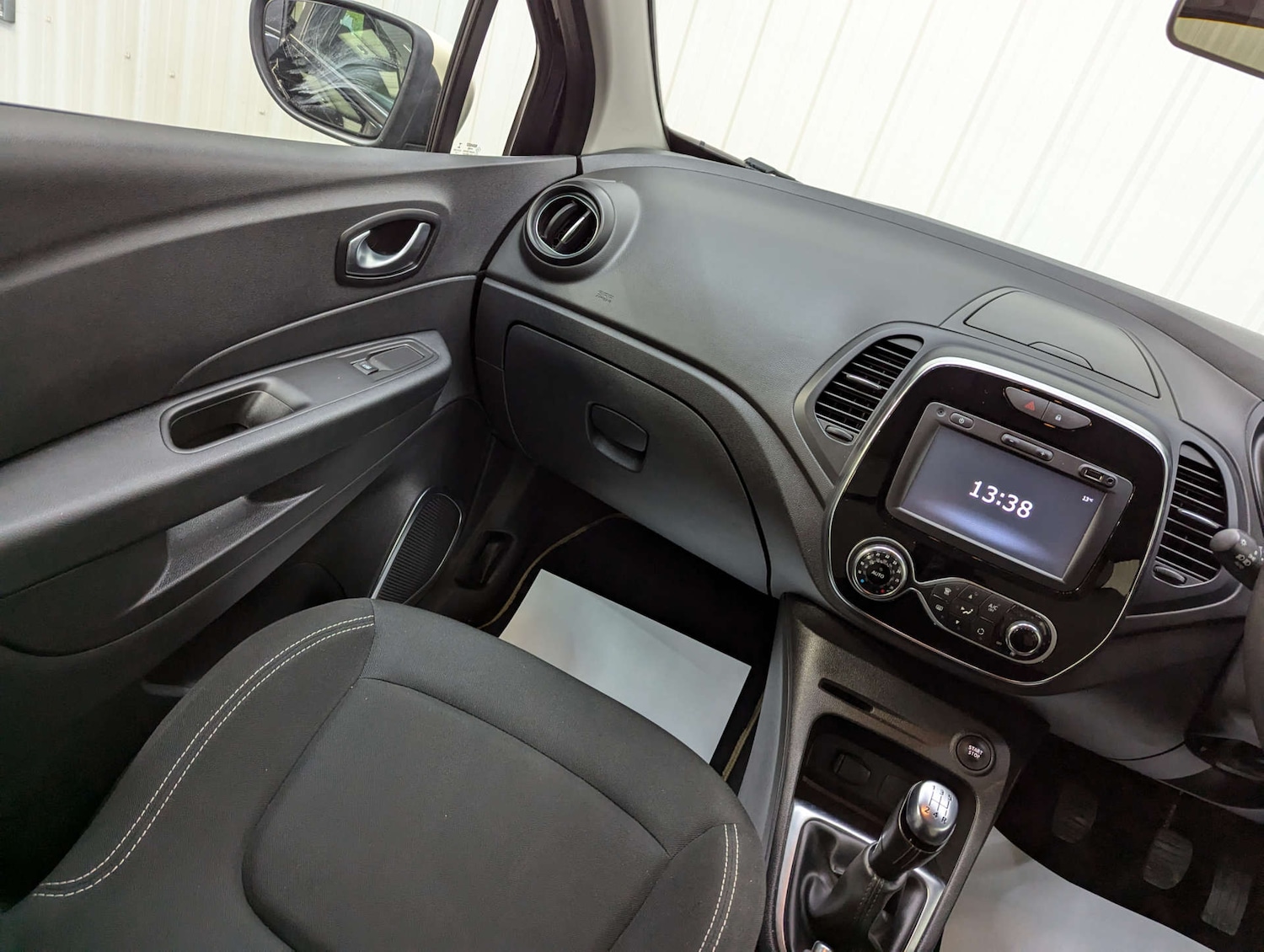 Used Renault Captur 2018 for sale - 76278108: Photo 49