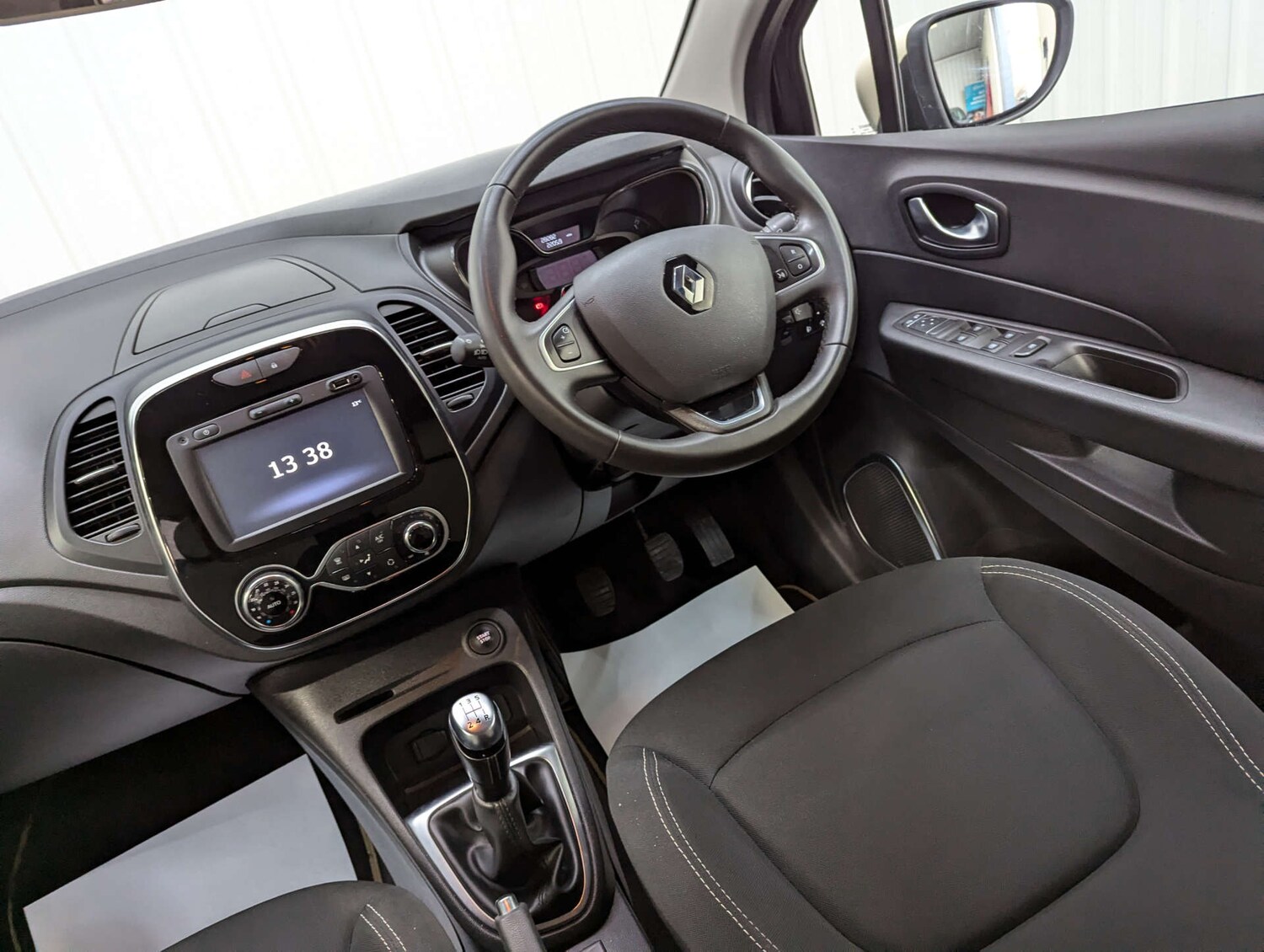 Used Renault Captur 2018 for sale - 76278108: Photo 50