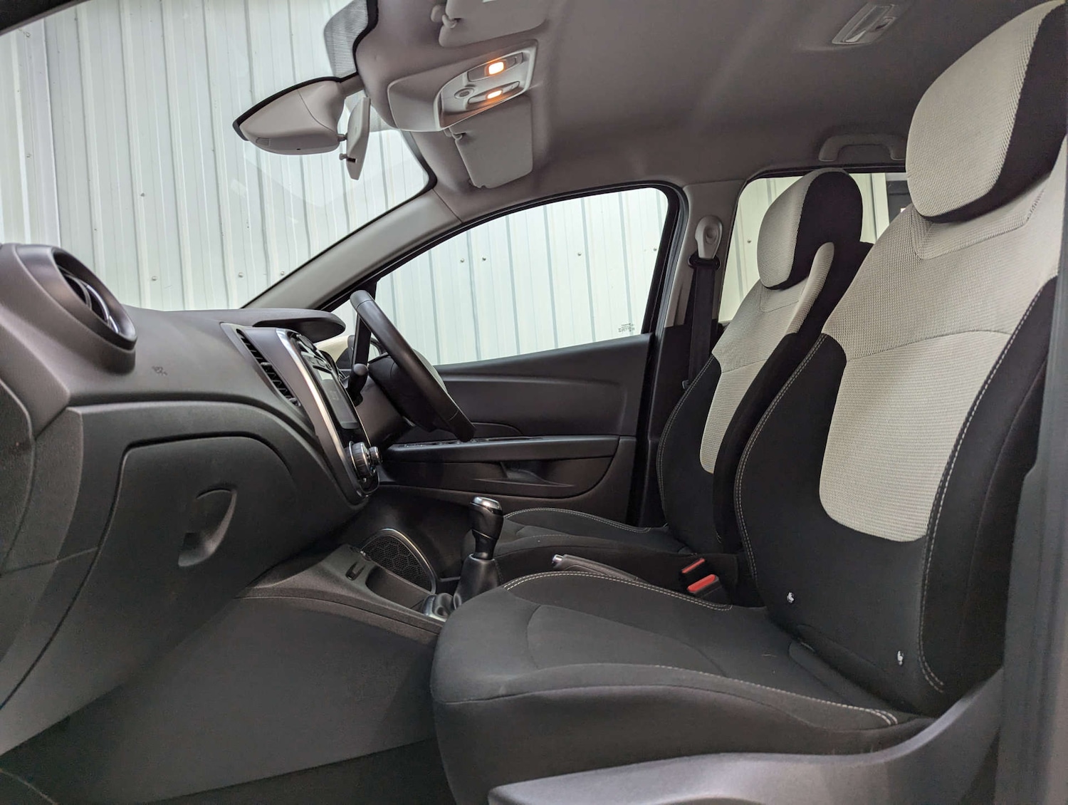 Used Renault Captur 2018 for sale - 76278108: Photo 60