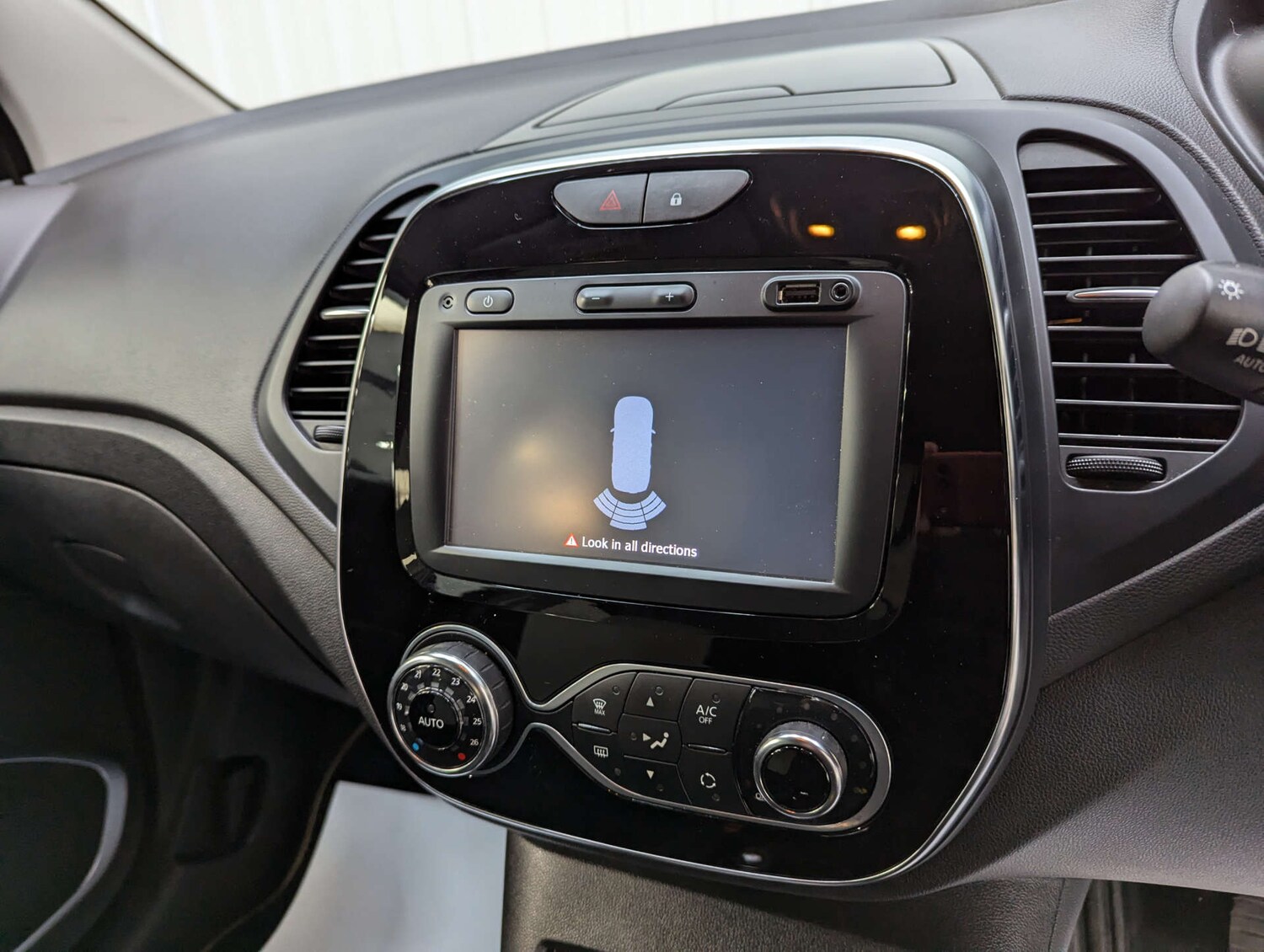 Used Renault Captur 2018 for sale - 76278108: Photo 89