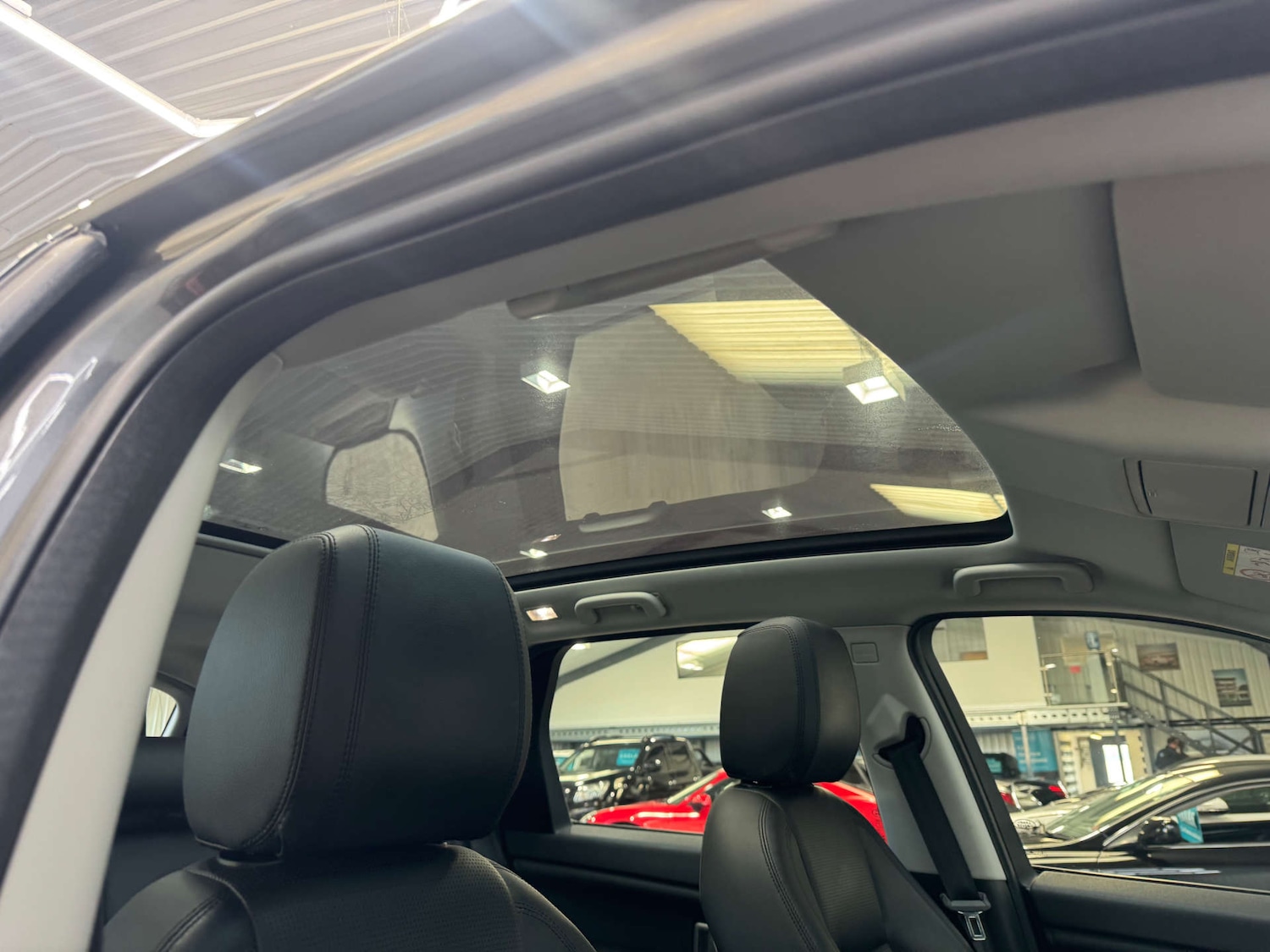 Used Land Rover Discovery Sport 2017 for sale - 76670475: Photo 4