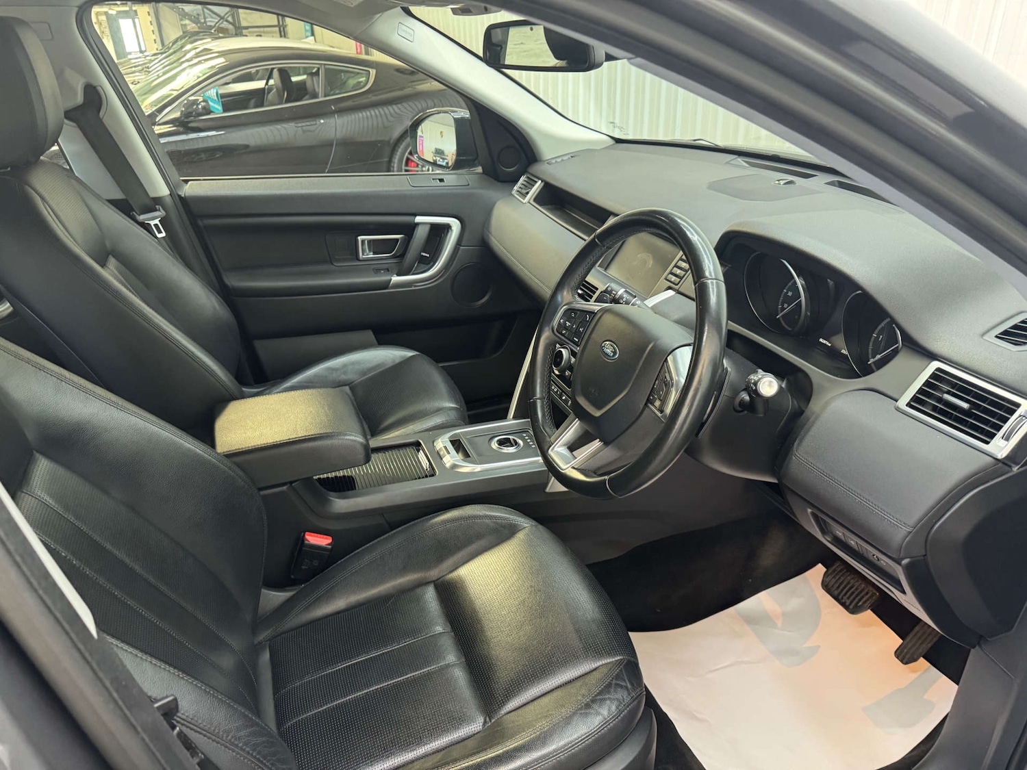 Used Land Rover Discovery Sport 2017 for sale - 76670475: Photo 50