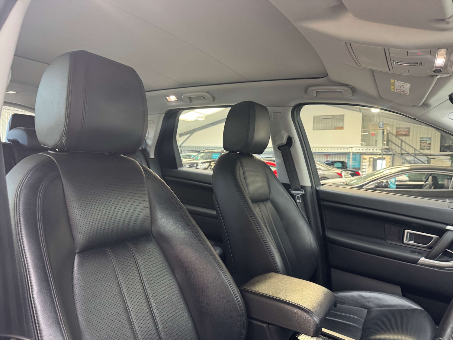 Used Land Rover Discovery Sport 2017 for sale - 76670475: Photo 52