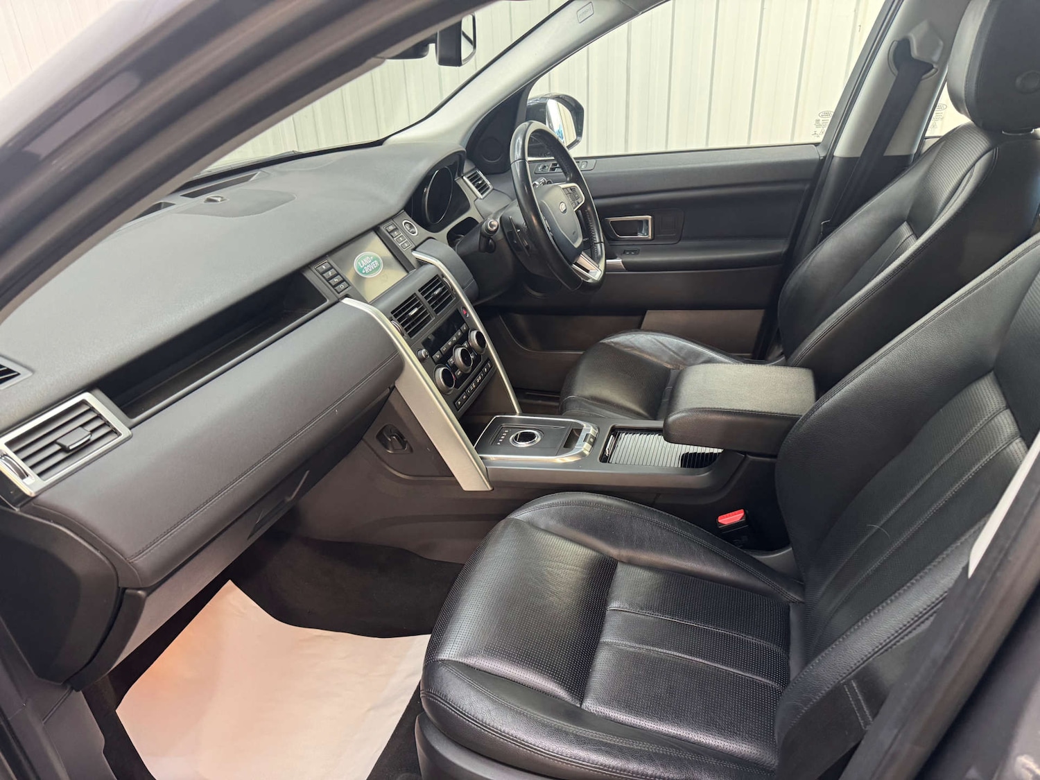 Used Land Rover Discovery Sport 2017 for sale - 76670475: Photo 56