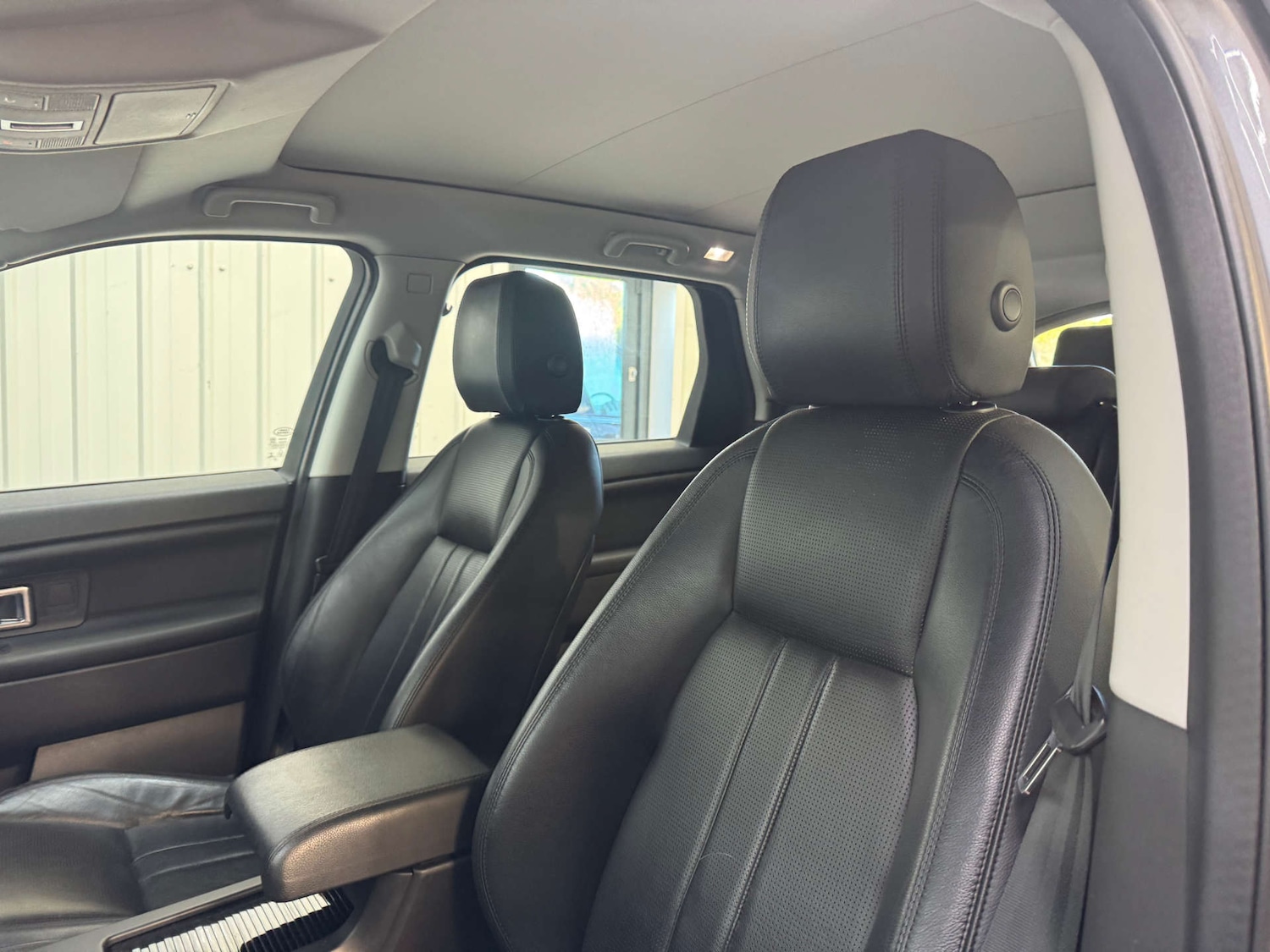 Used Land Rover Discovery Sport 2017 for sale - 76670475: Photo 58