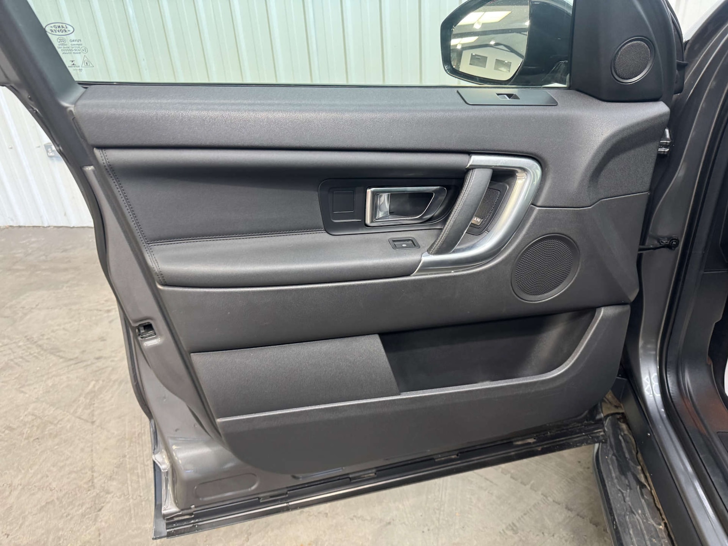 Used Land Rover Discovery Sport 2017 for sale - 76670475: Photo 60