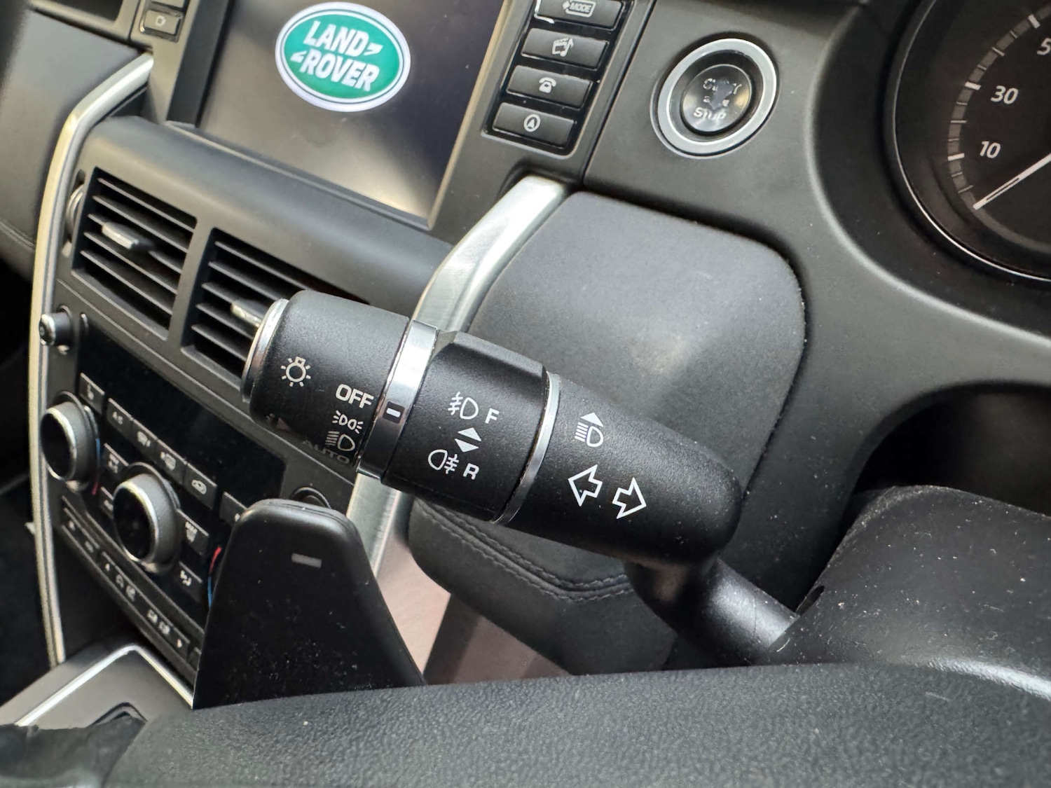 Used Land Rover Discovery Sport 2017 for sale - 76670475: Photo 76