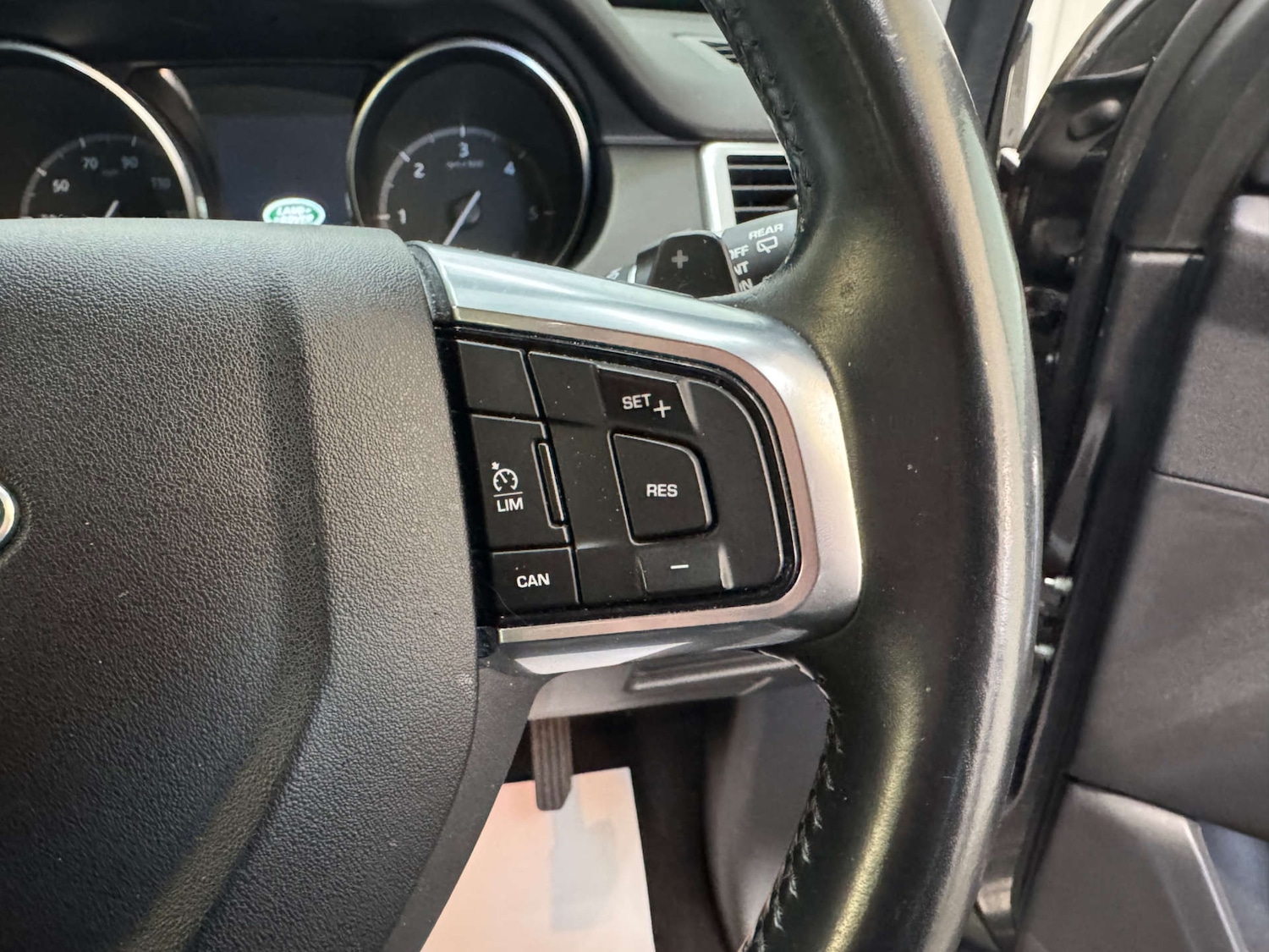 Used Land Rover Discovery Sport 2017 for sale - 76670475: Photo 80