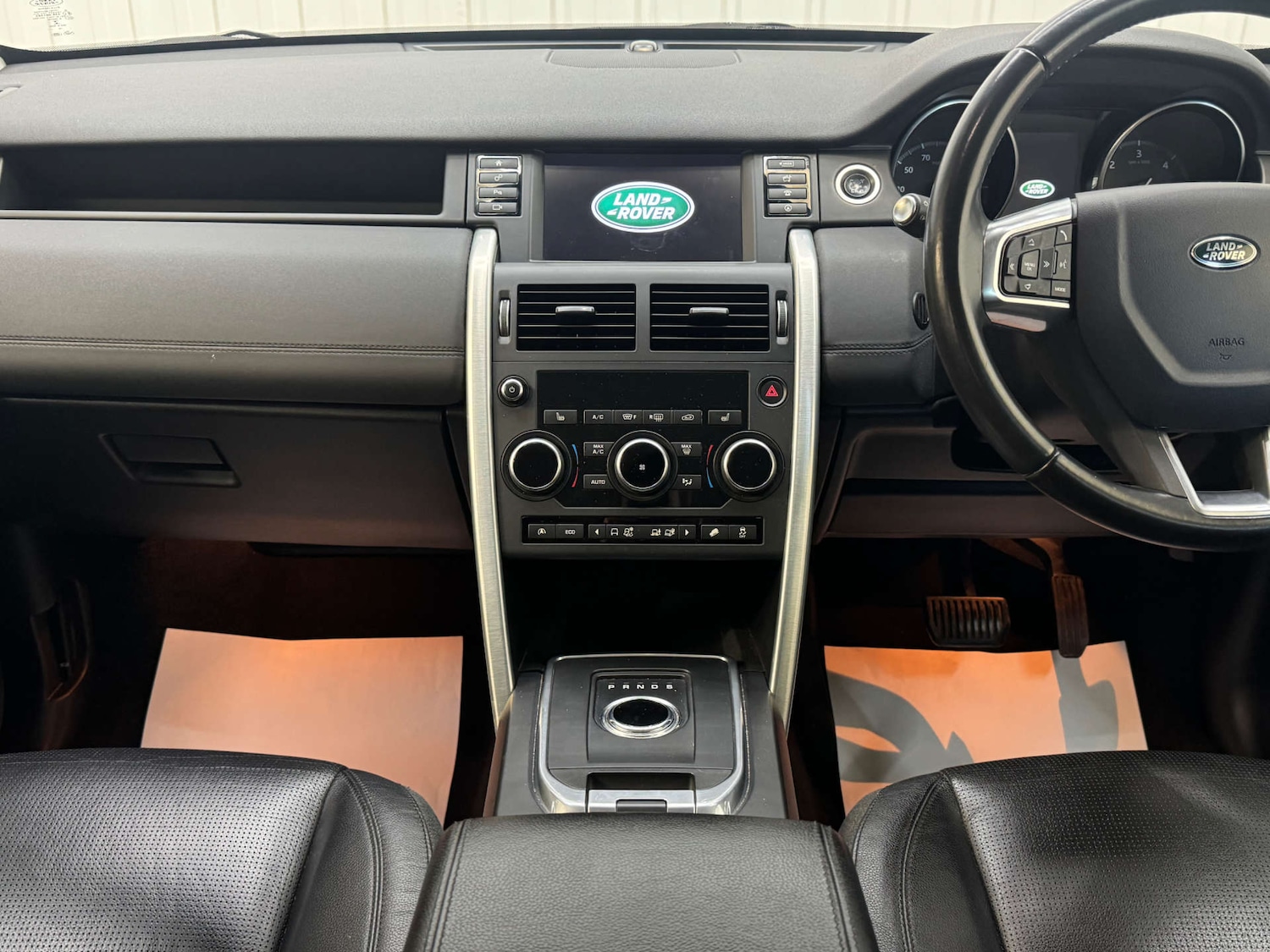 Used Land Rover Discovery Sport 2017 for sale - 76670475: Photo 86