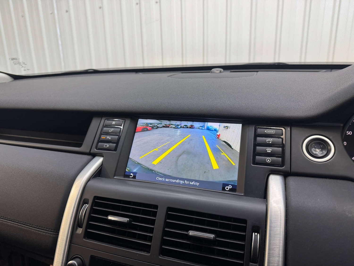 Used Land Rover Discovery Sport 2017 for sale - 76670475: Photo 89