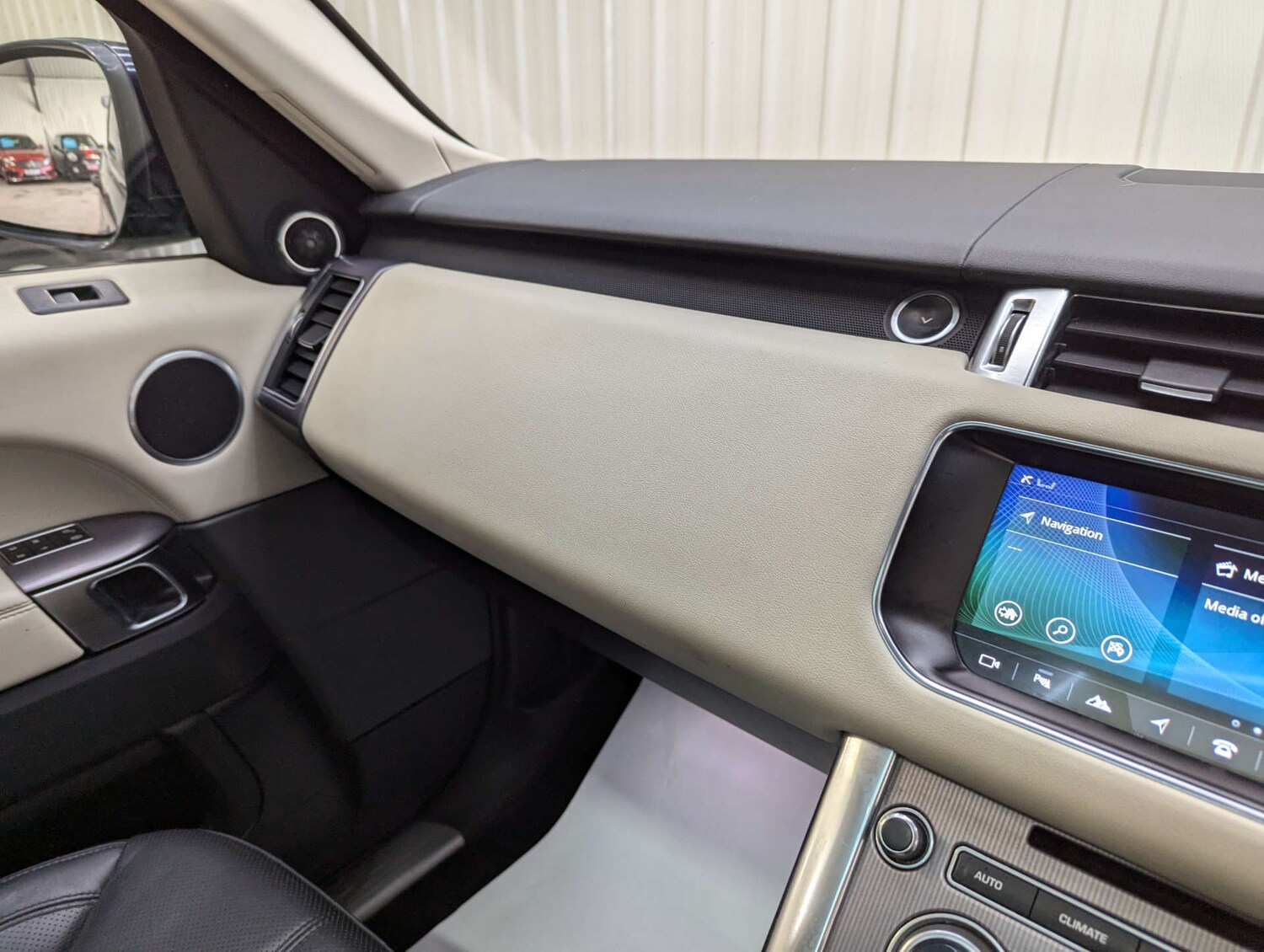 Used Land Rover Range Rover Sport 2017 for sale - 77905912: Photo 84