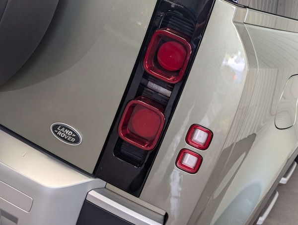 Used Land Rover Defender 2021 for sale - 76005303: Photo 43