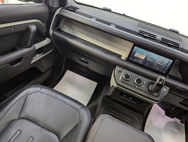Used Land Rover Defender 2021 for sale - 76005303: Photo 48