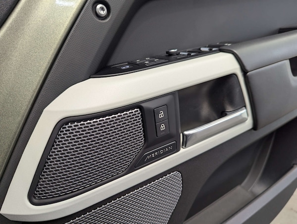 Used Land Rover Defender 2021 for sale - 76005303: Photo 80