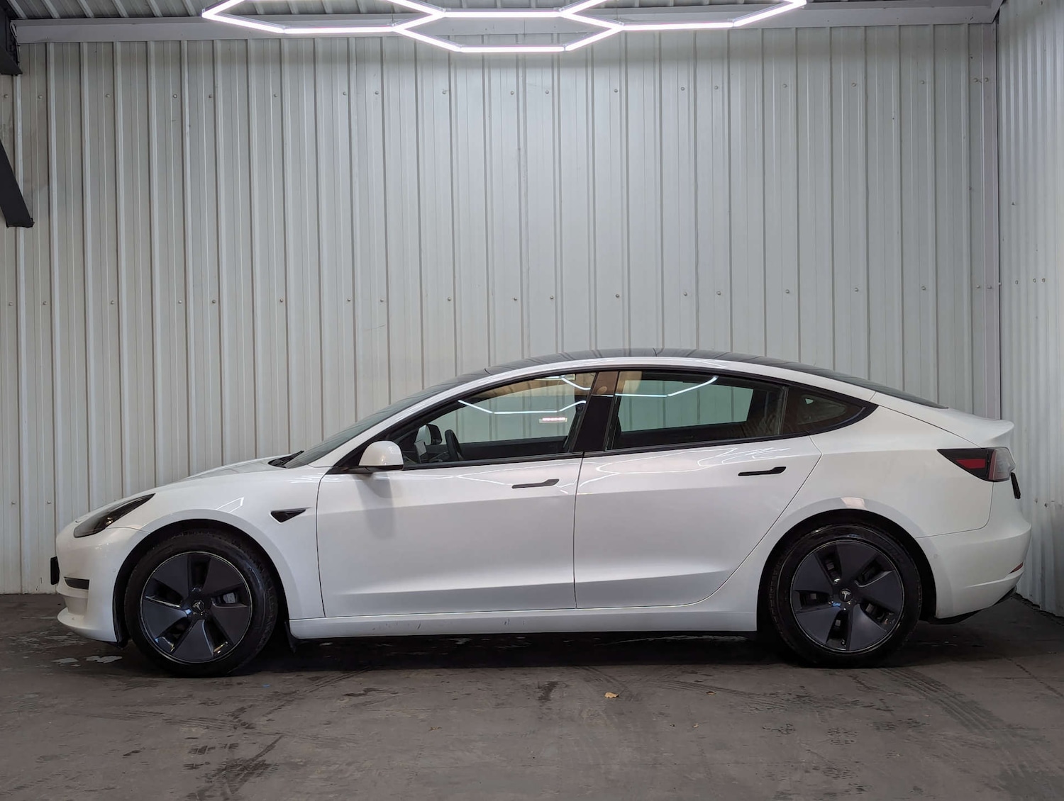 Used Tesla Model 3 2020 for sale - 77961744: Photo 17