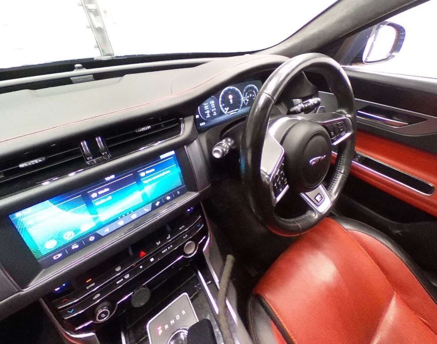 Used Jaguar XF 2019 for sale - 76830023: Photo 4