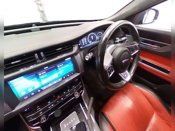 Used Jaguar XF 2019 for sale - 76830023: Photo