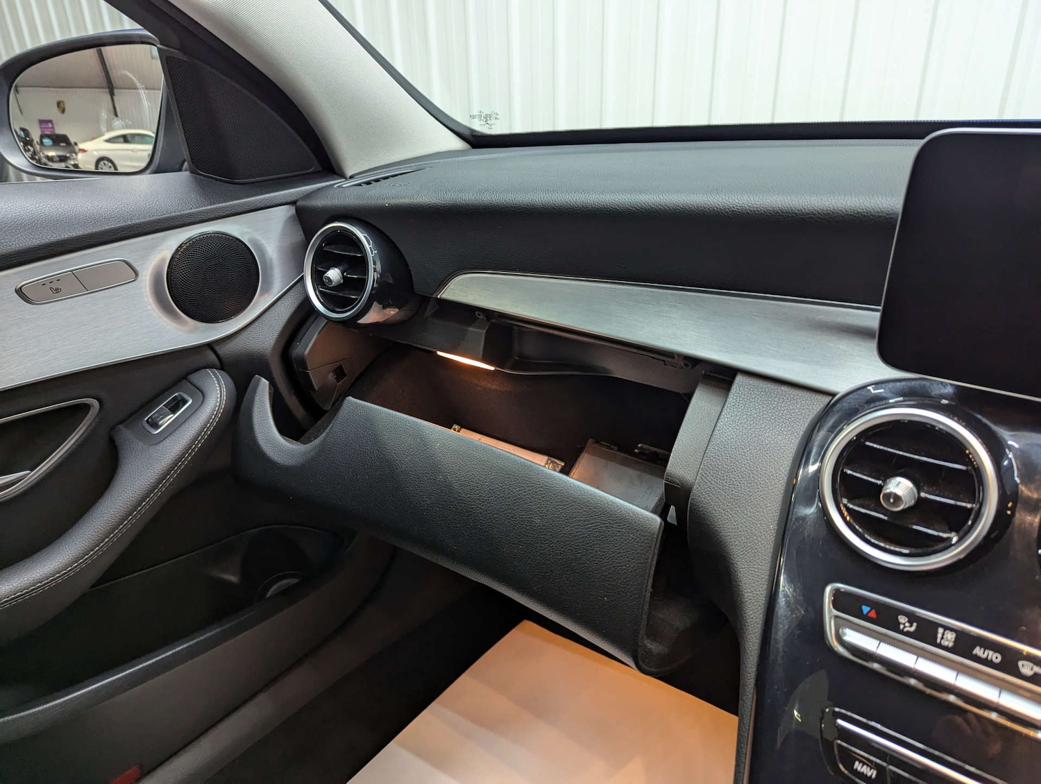 Used Mercedes-Benz C Class 2020 for sale - 78025303: Photo 92