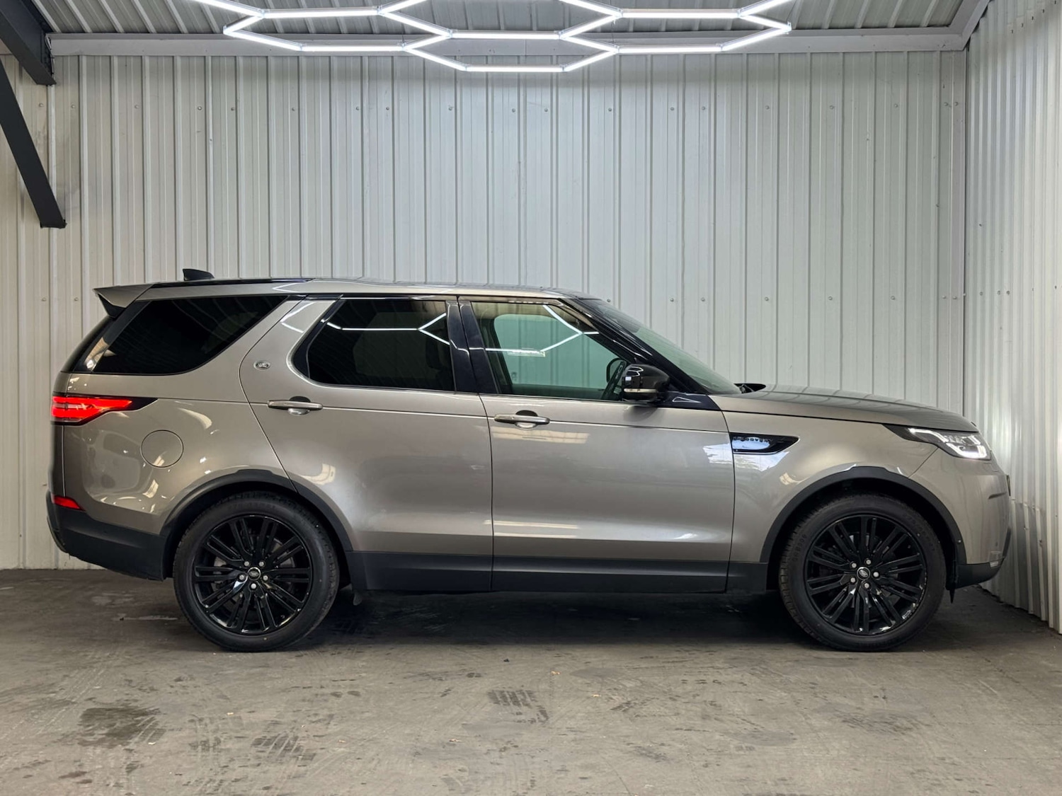 Used Land Rover Discovery 2017 for sale - 76511112: Photo 14