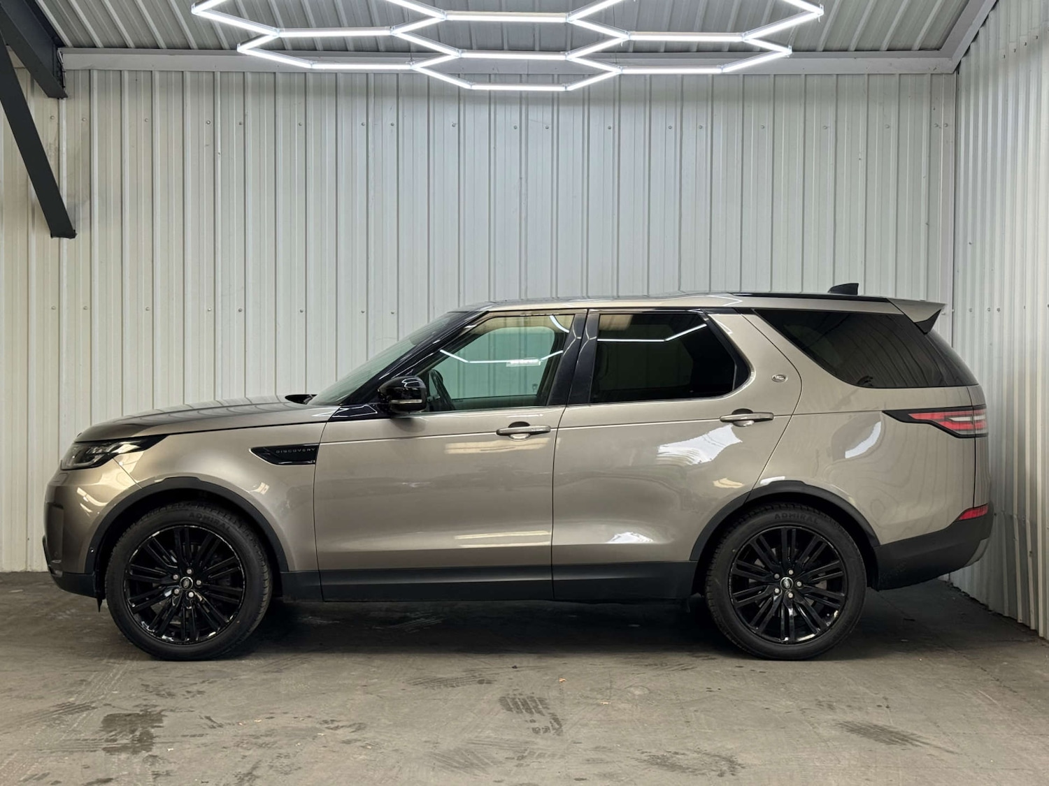 Used Land Rover Discovery 2017 for sale - 76511112: Photo 17